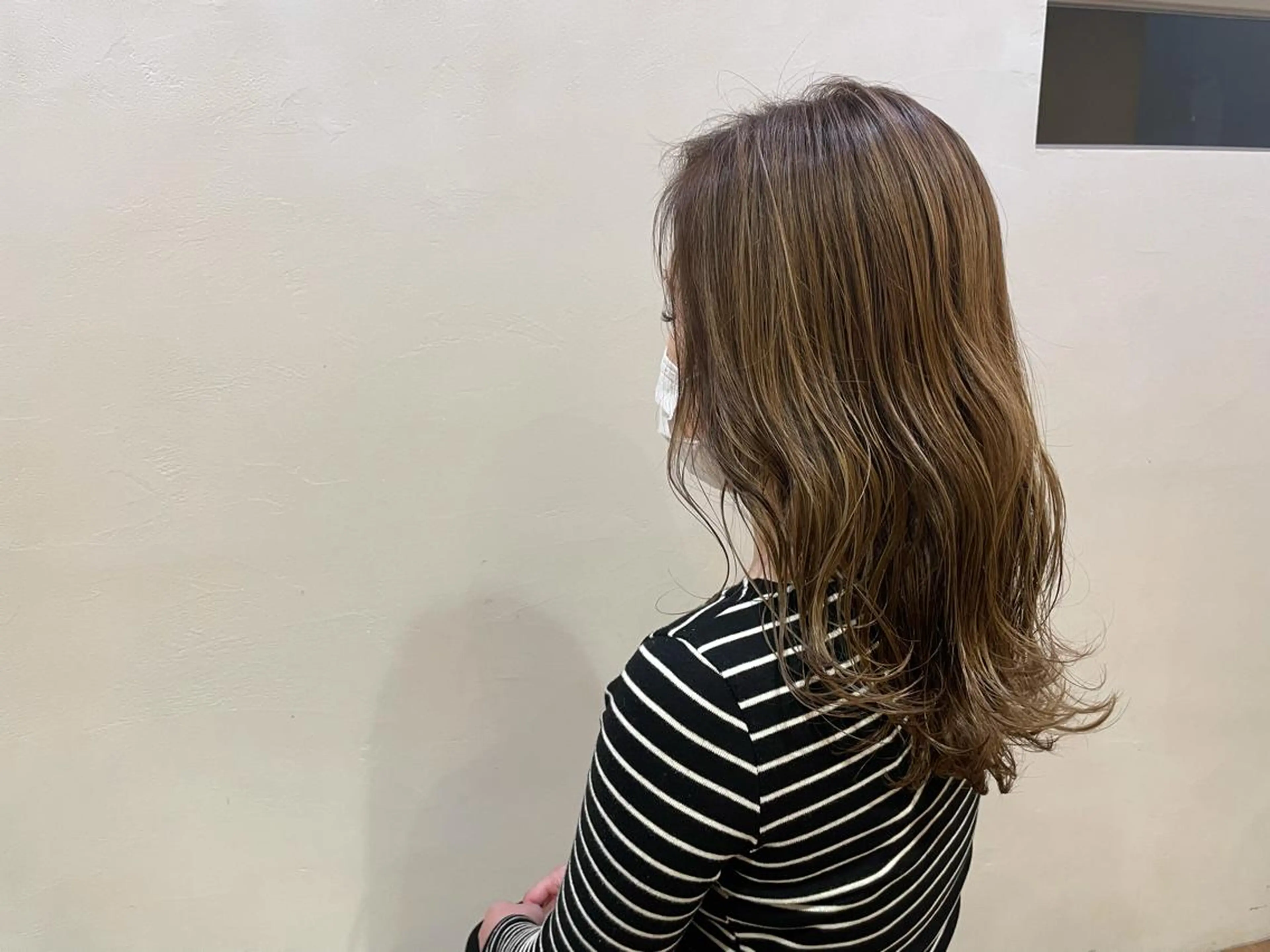 ミディアム カラー AKI 🐉のヘアスタイル