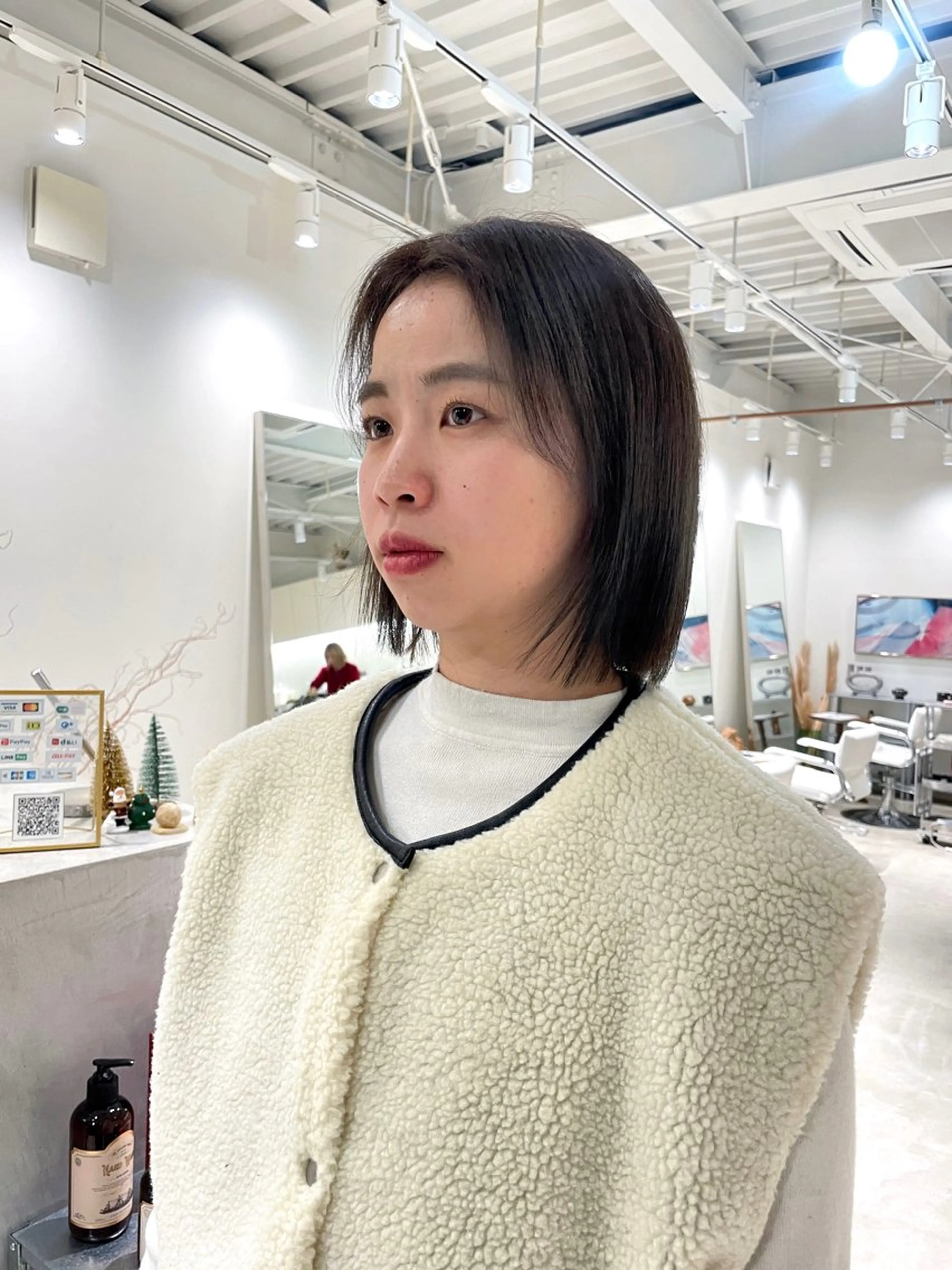 ショート カラー ヘアカラー 林 千聖のヘアスタイル