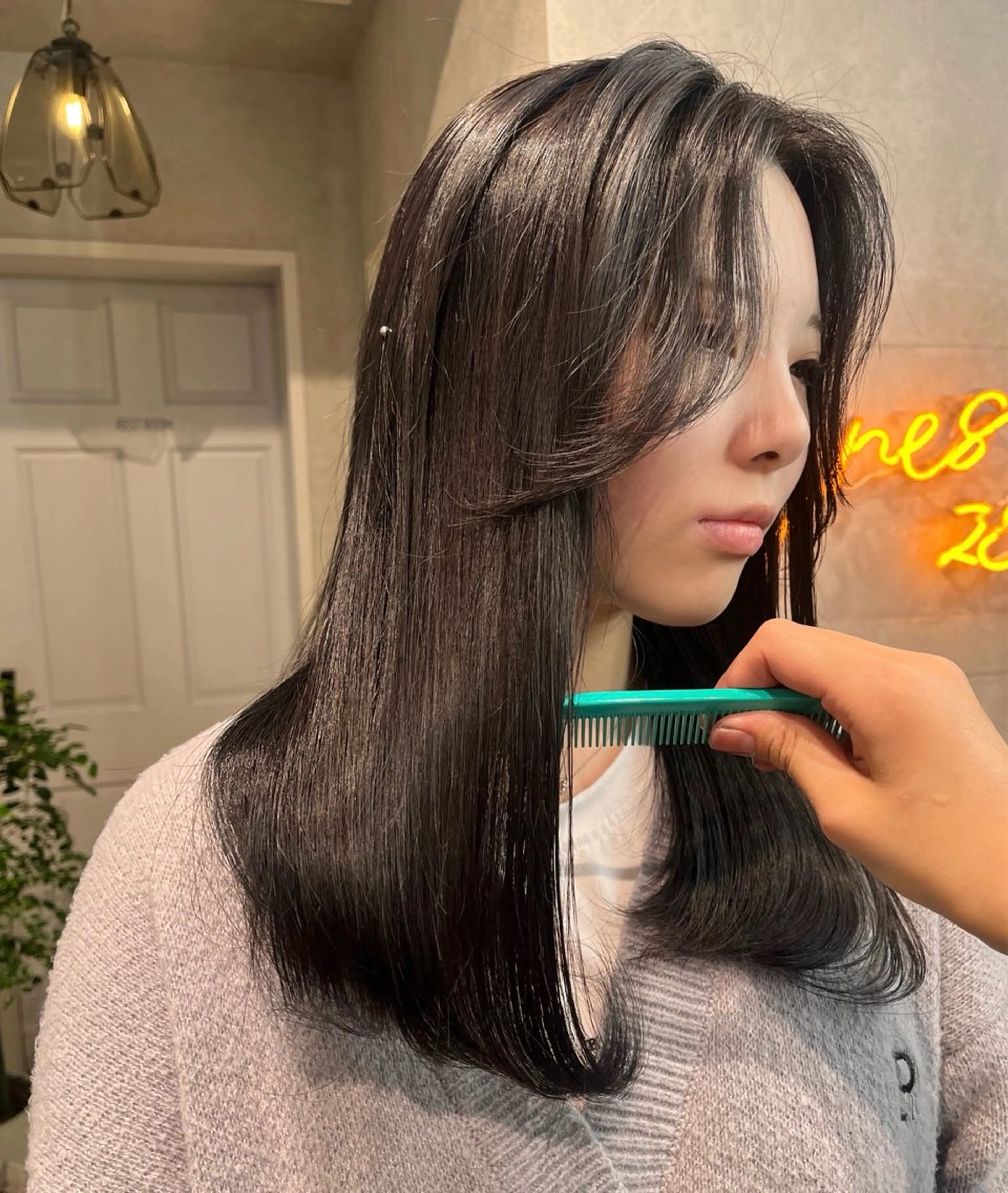 セミロング カラー 透明感カラー グレージュ オリーブグレージュ オリーブグレー ヘアカラー レイヤー/艶カラー/ KIHO🥥︎のヘアスタイル