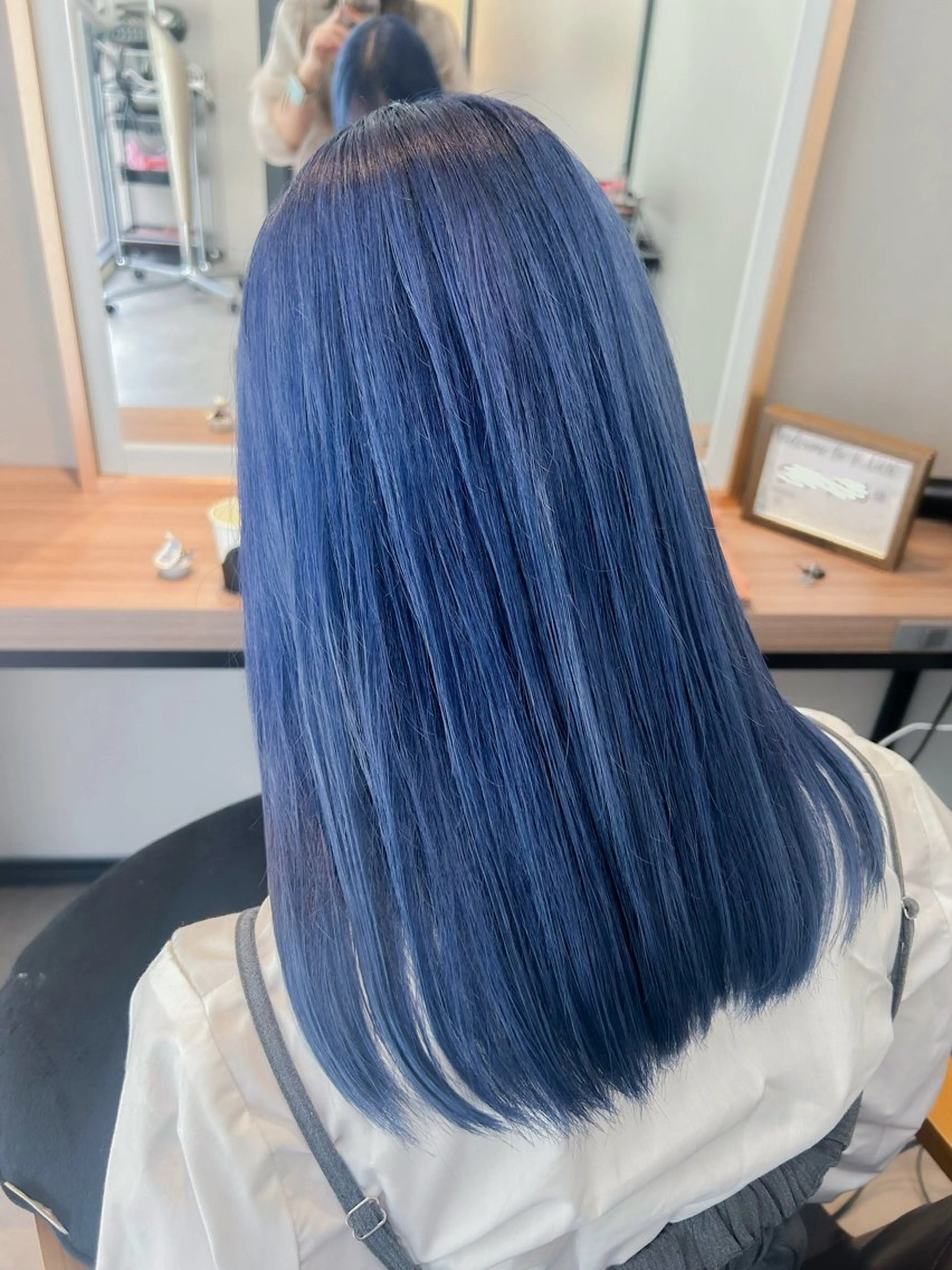 セミロング カラー ブリーチ ブルーカラー カット ヘアカラー レイヤー/ハイトーン 艶感/ririkaのヘアスタイル