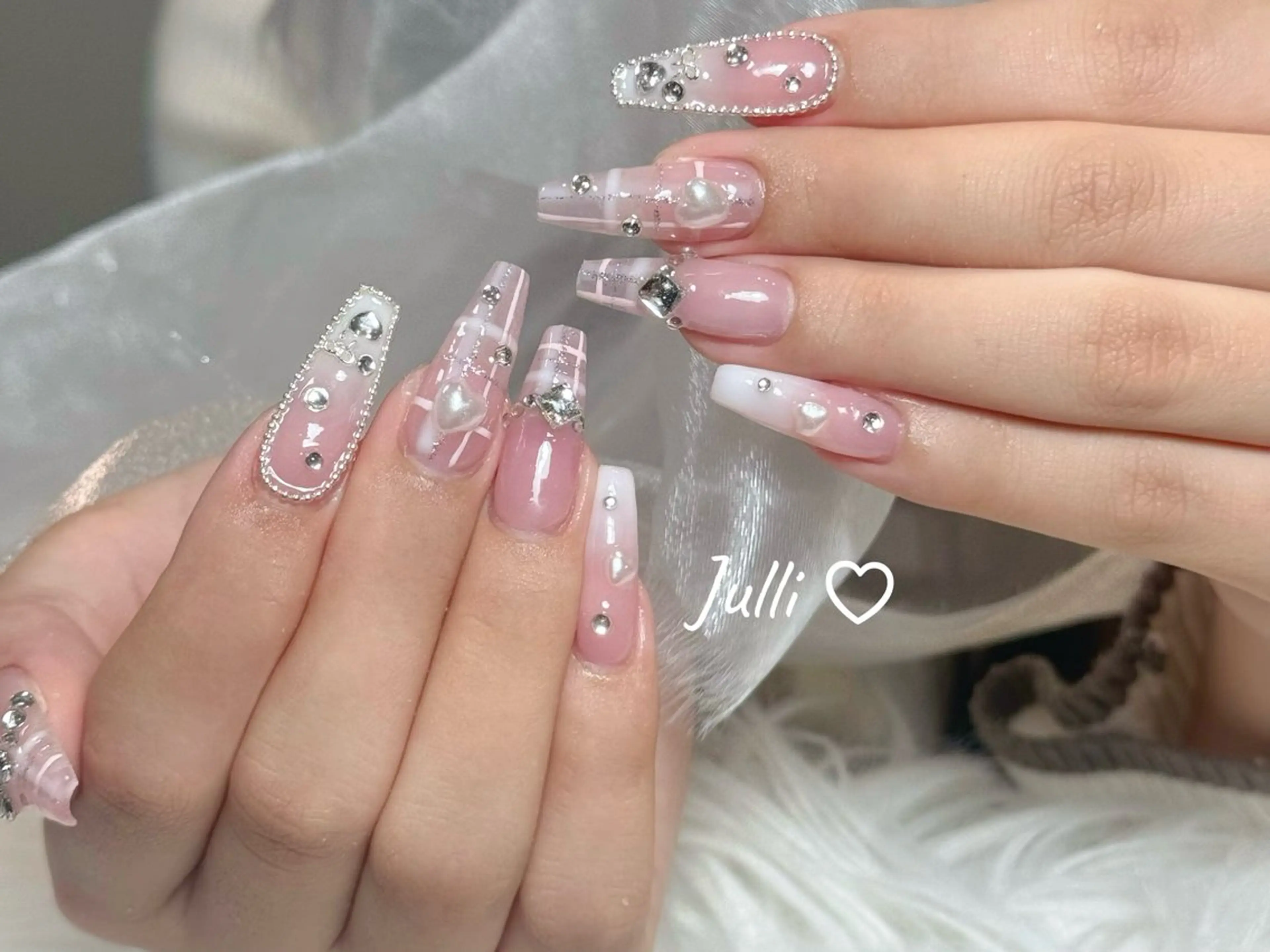 ネイル ボルドー ブラウン チークネイル ドット フットネイル Julli ジュリのネイルデザイン