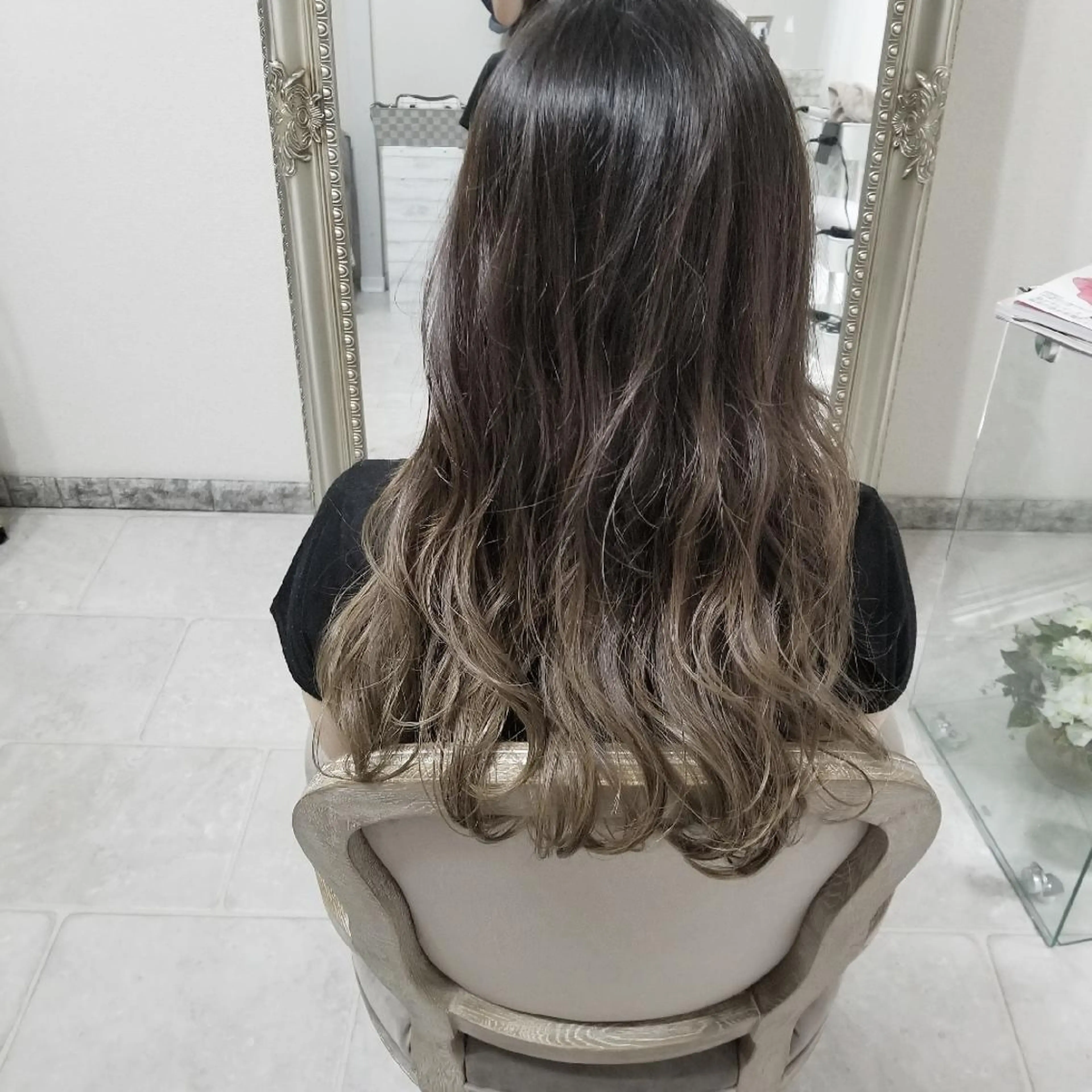 ロング カラー ヘアアレンジ グラデーションカラー See by merの眉毛・アイブロウイメージ