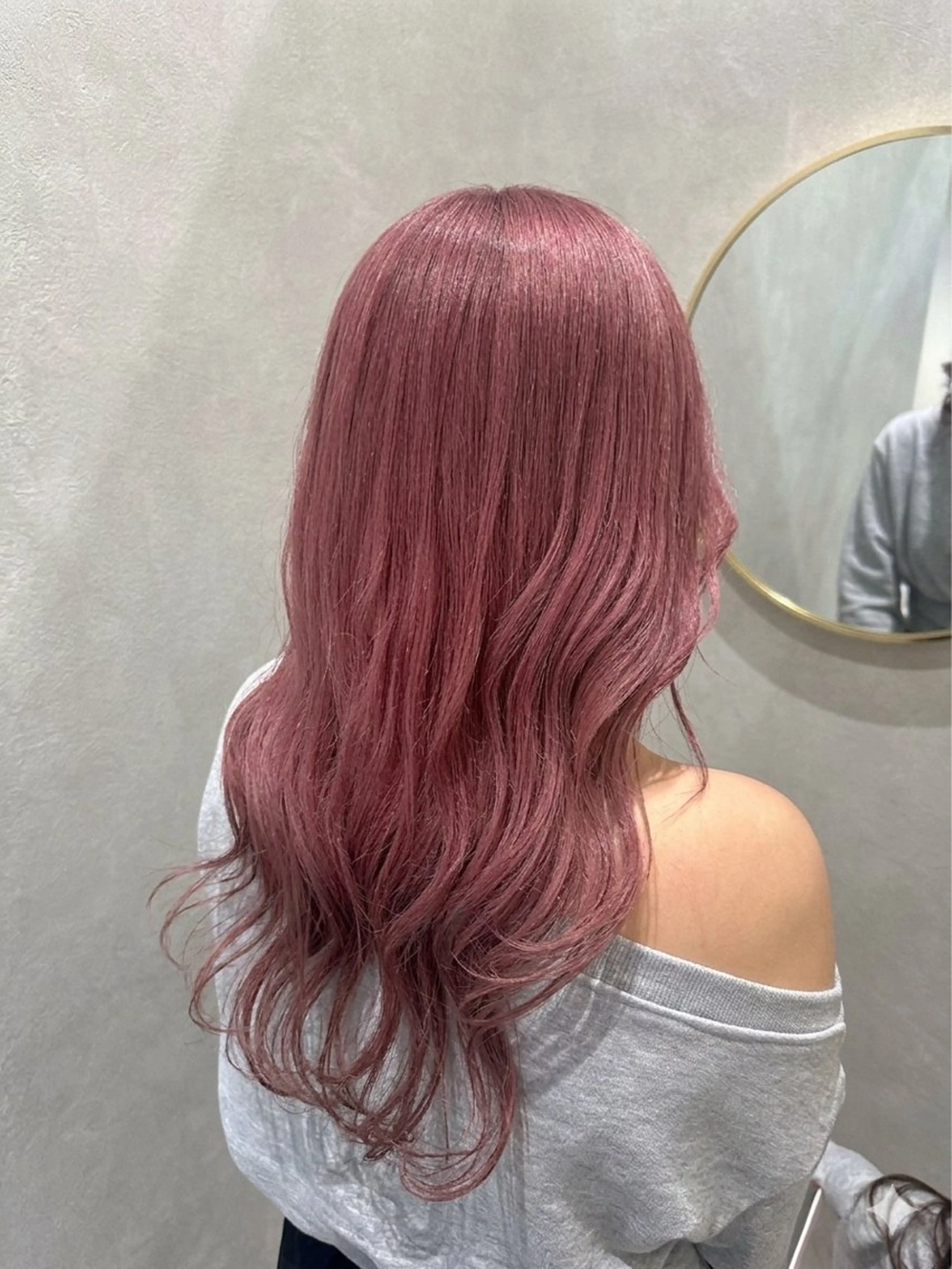 ロング ピンクラベンダー カット ヘアカラー 小寺 唯希のヘアスタイル