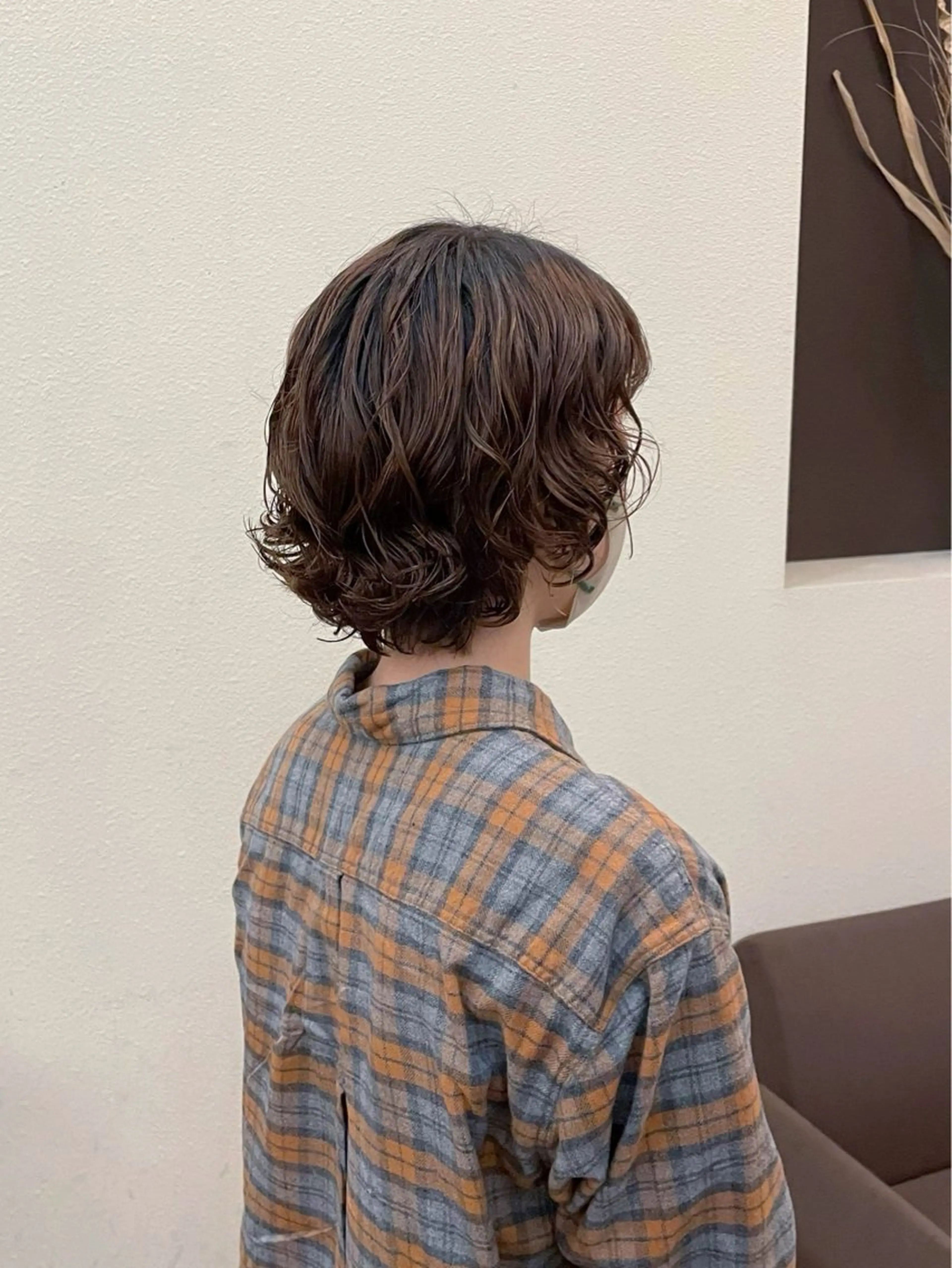 ショート カラー パーマ 韓国ヘア/透明感カラ ー/メンズレディースのヘアスタイル