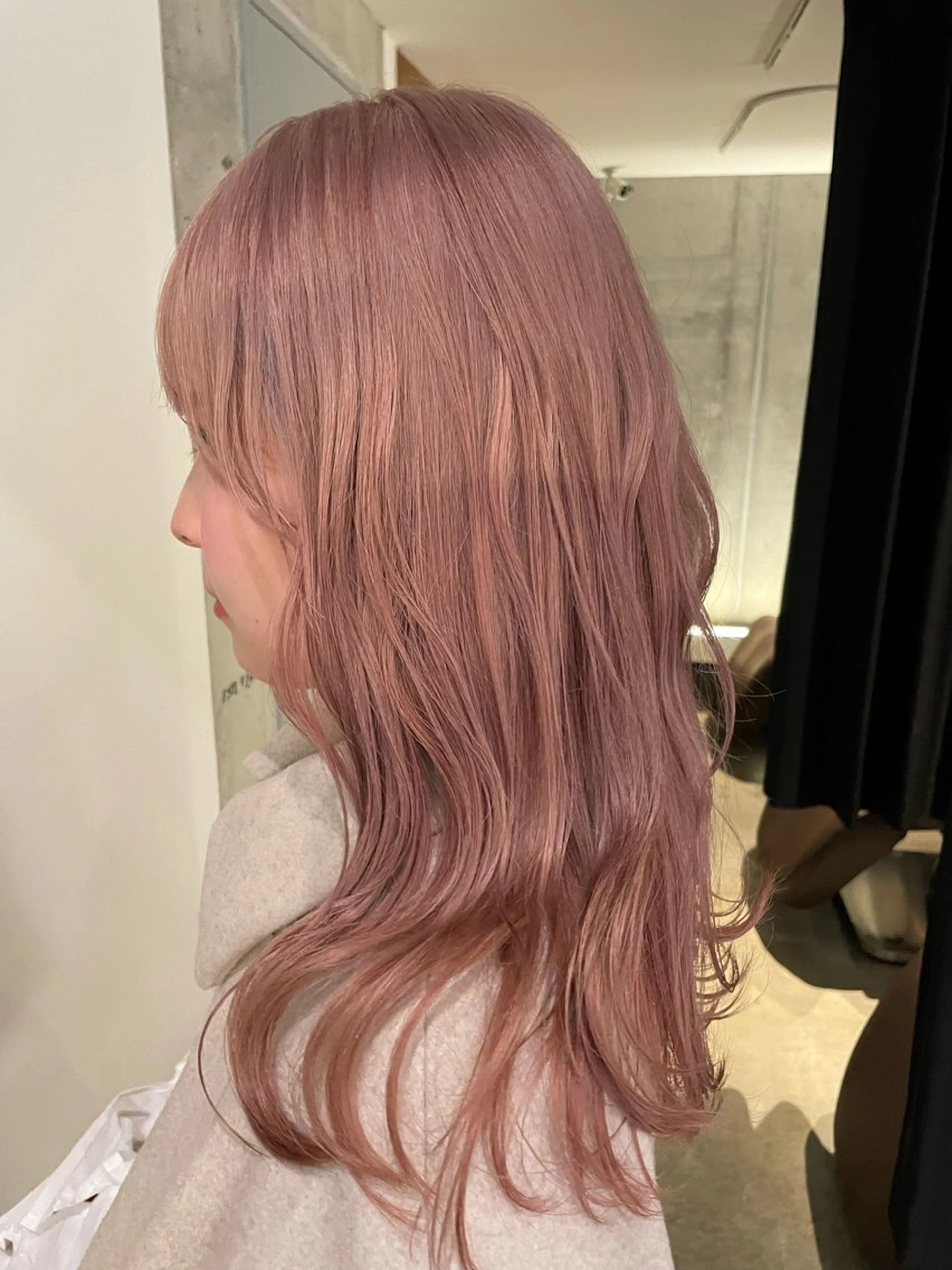 ロング カラー ミストバング ベージュカラー ブリーチ ケアブリーチ 透明感カラー ヘアカラー トリートメント ヘアセット ベージュカラー🐑 レイヤー🤎塚原優芽のヘアスタイル