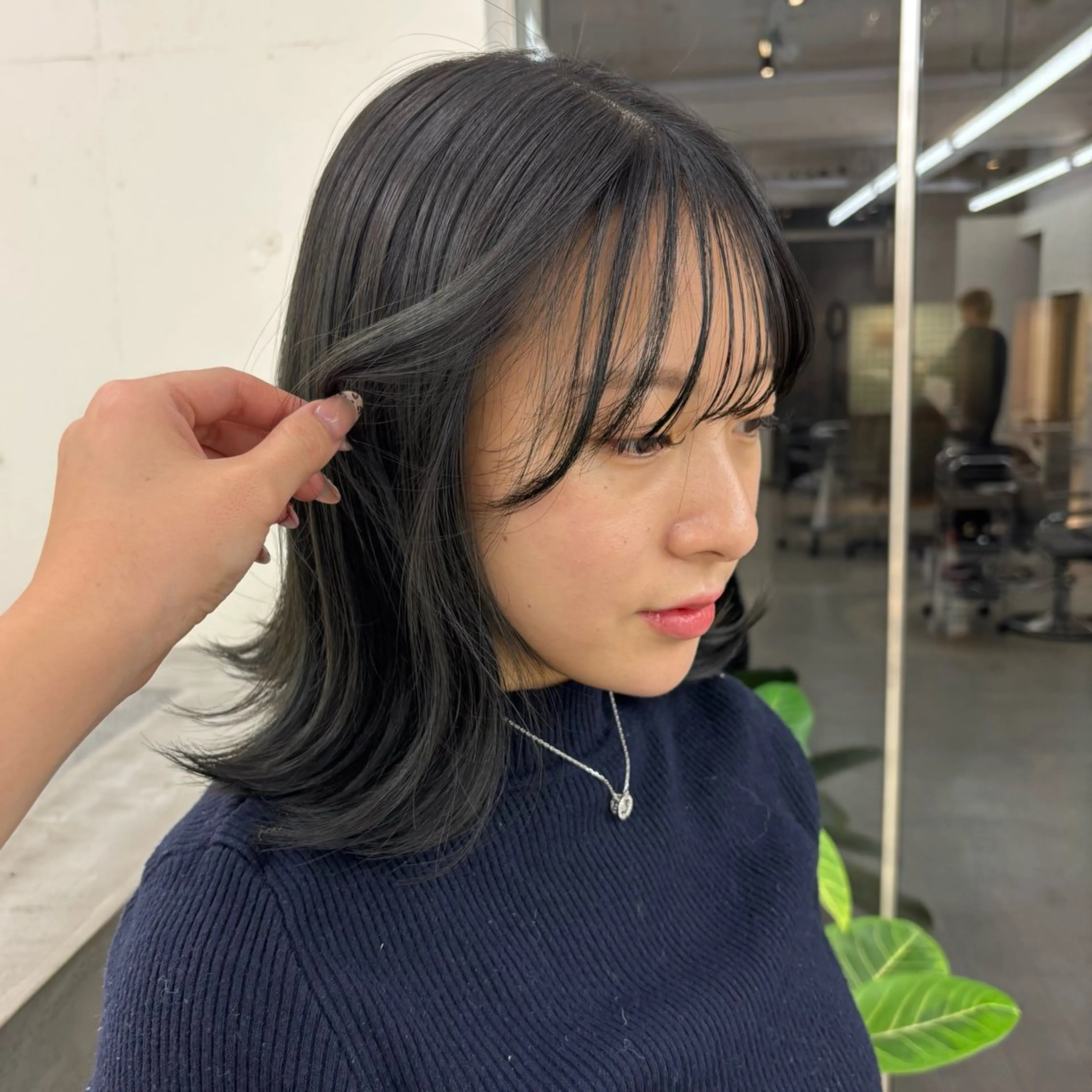 ミディアム 暗髪／艶髪／渋谷/ モモカ🎀のヘアスタイル