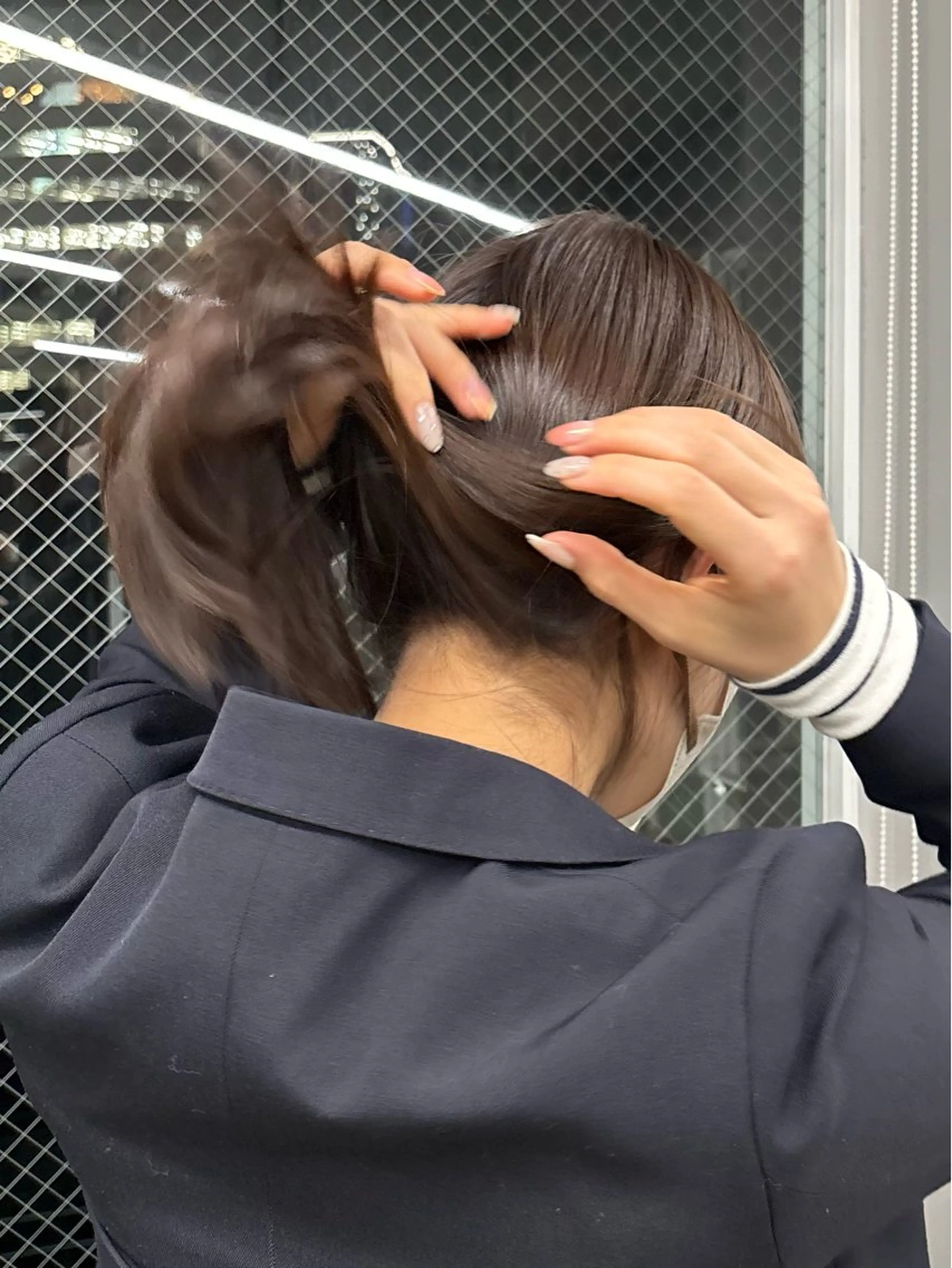 セミロング nude所属・𝐀𝐦𝐞𝐫𝐢 /透明感カラーのヘアスタイル