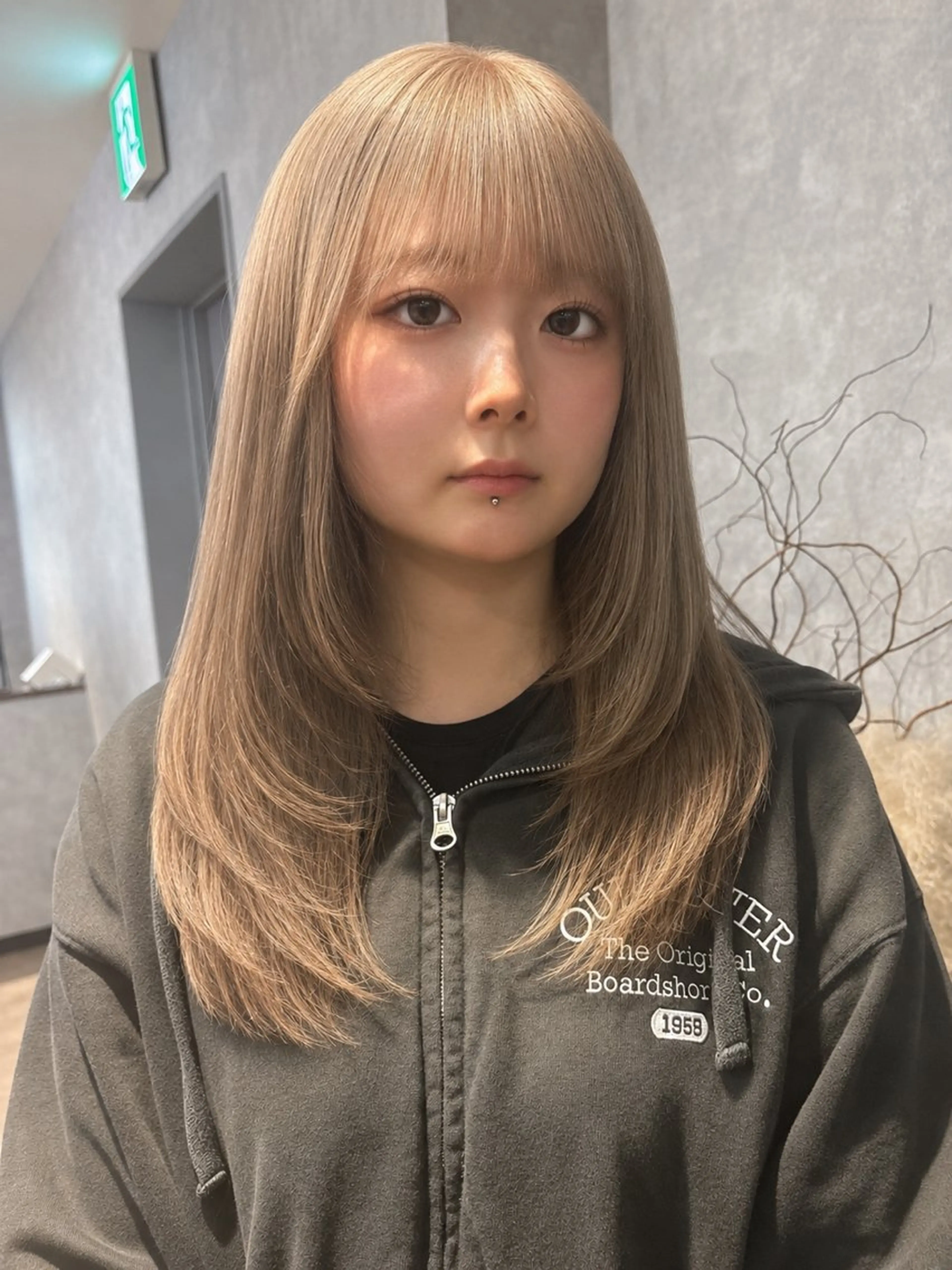 ミディアム カラー カット ヘアカラー トリートメント 垢抜けレイヤー/ ハイトーン/YUTOのヘアスタイル
