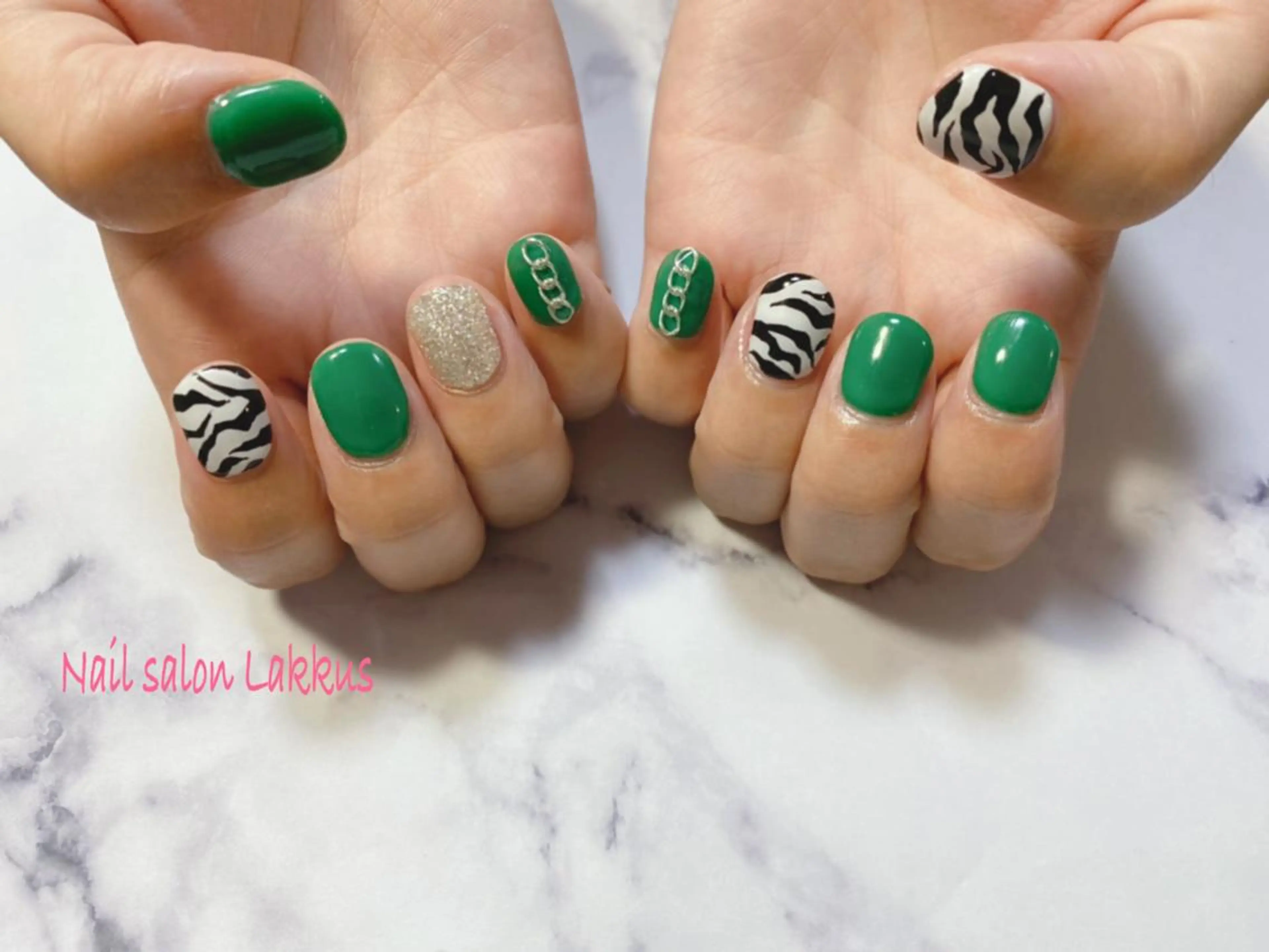 ネイル Lakkus T－CHIのネイルデザイン