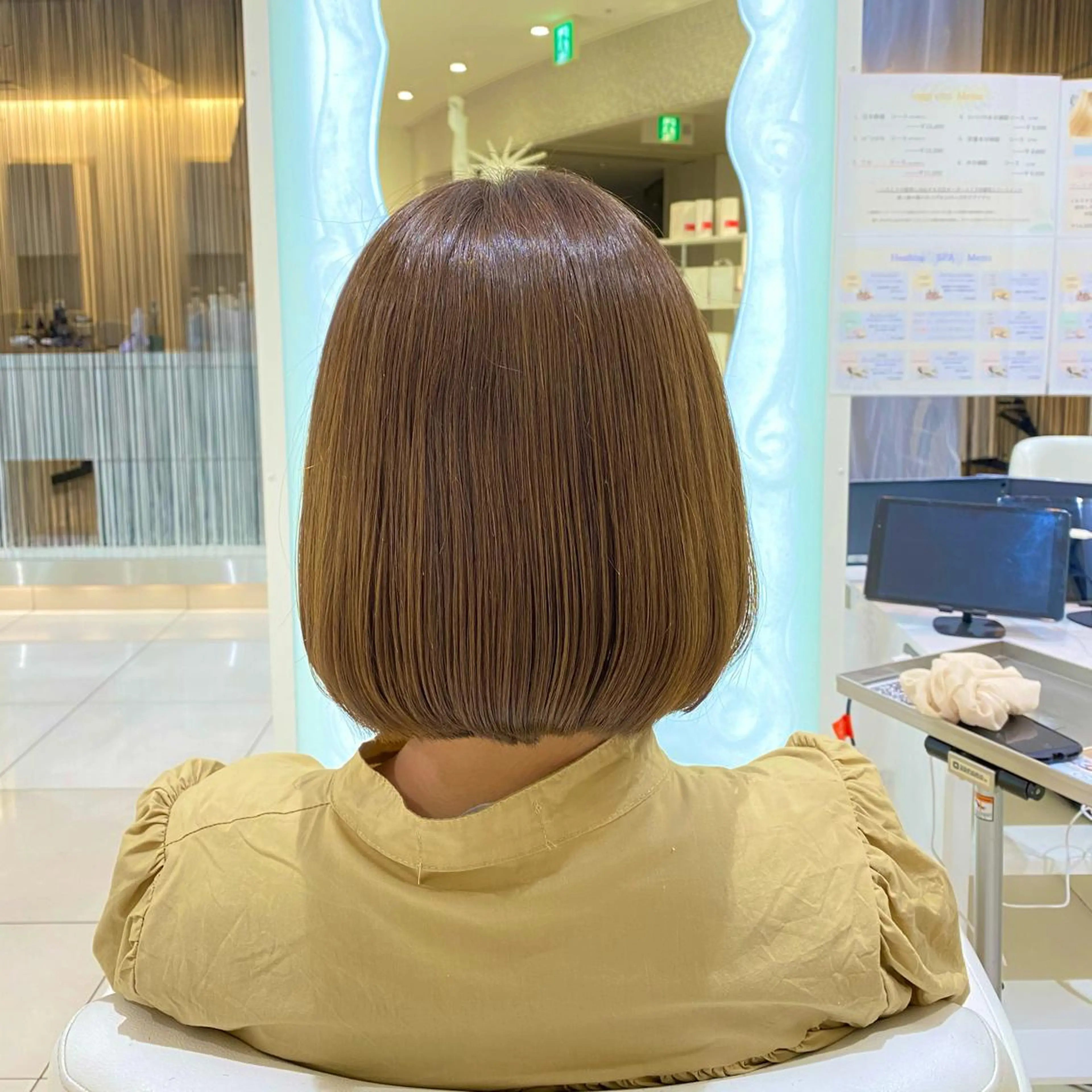 ショート カラー スパイラル波巻き パーマ井本汰壱のヘアスタイル
