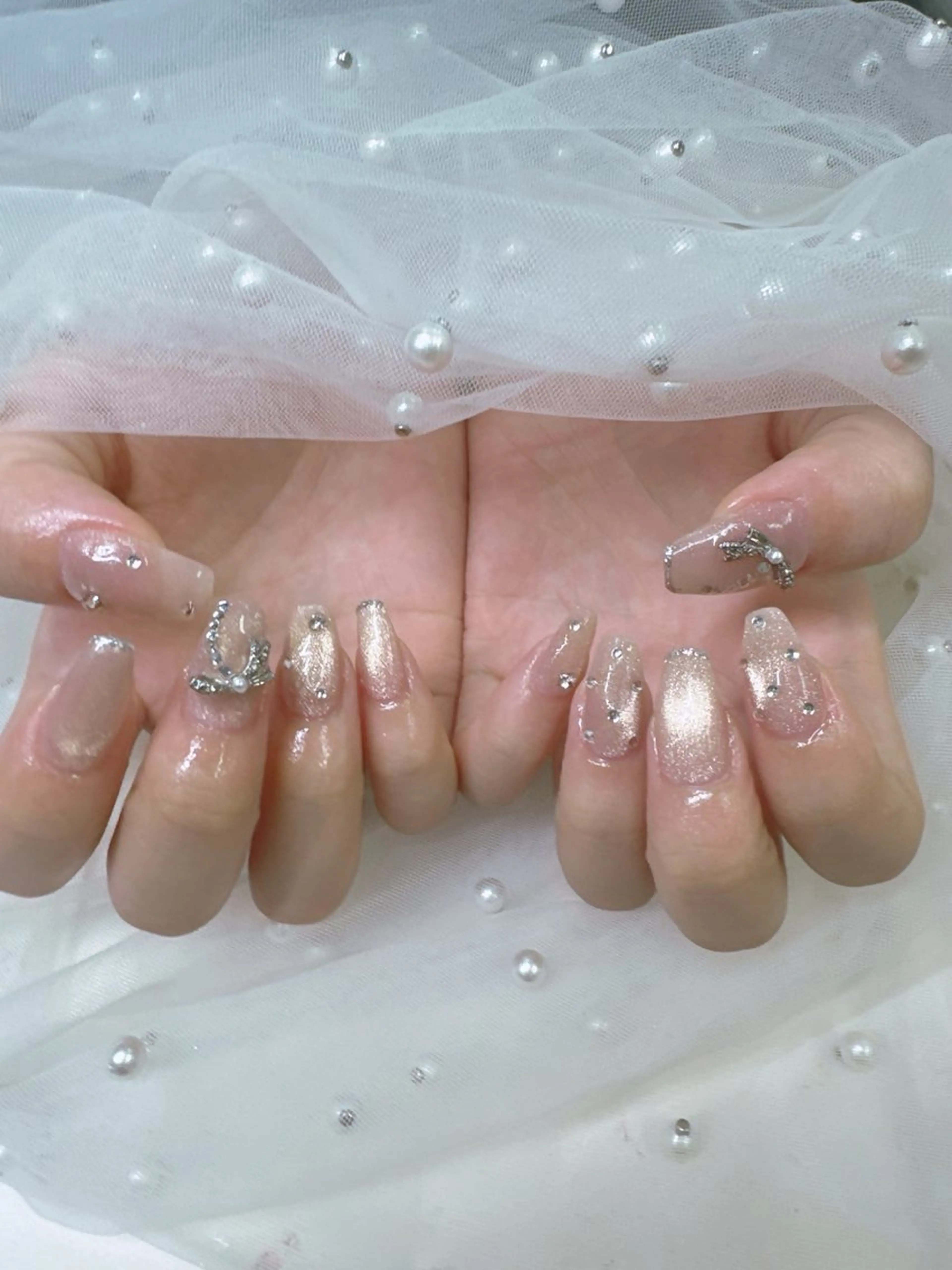 ネイル フレンチネイル ジェルネイル ガラスフレンチ キラキラネイル パラジェル ハンドネイル Queeens nailのネイルデザイン