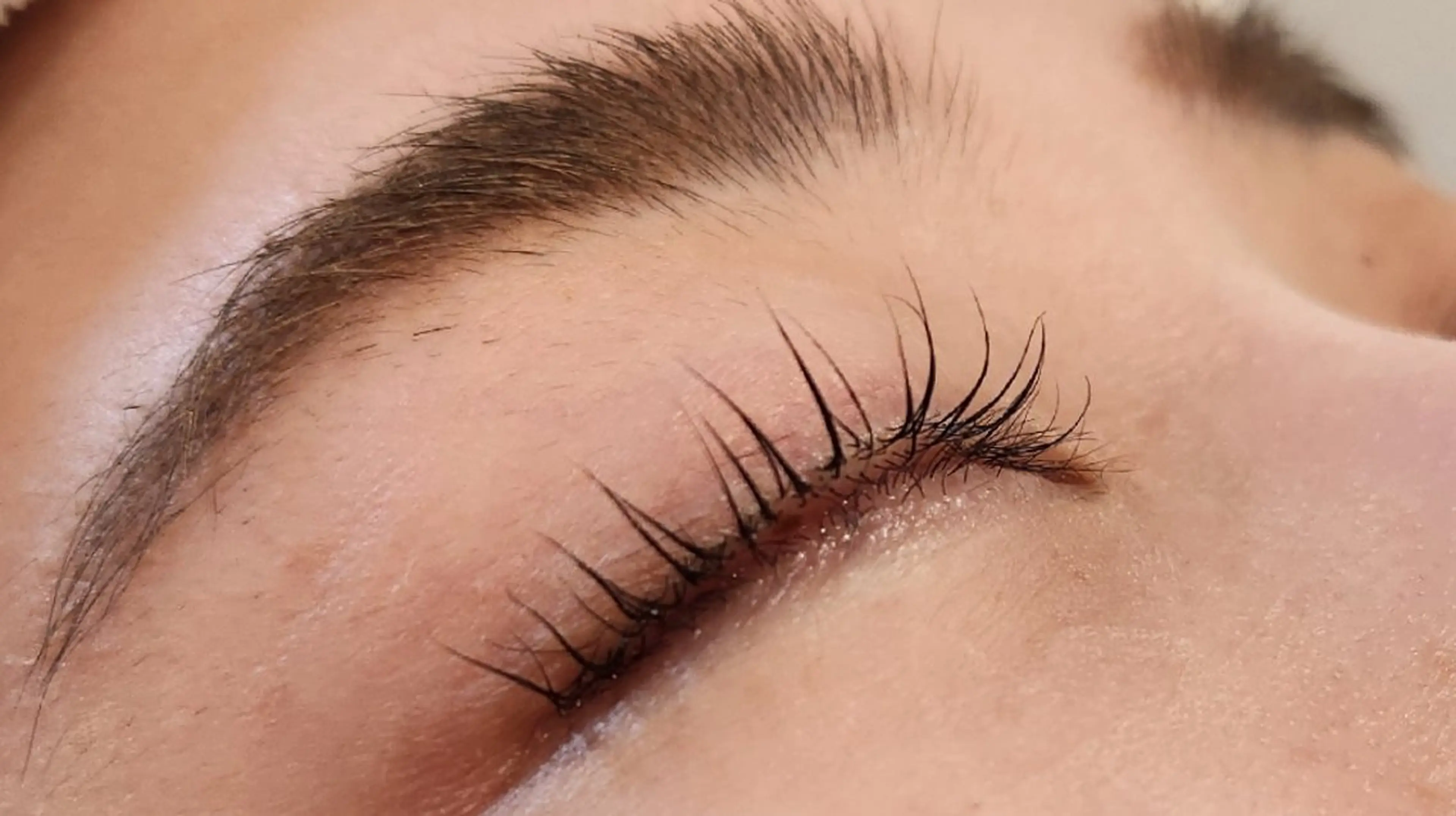 マツエク・マツパ マツパ 橘　 莉穂のヘアスタイル