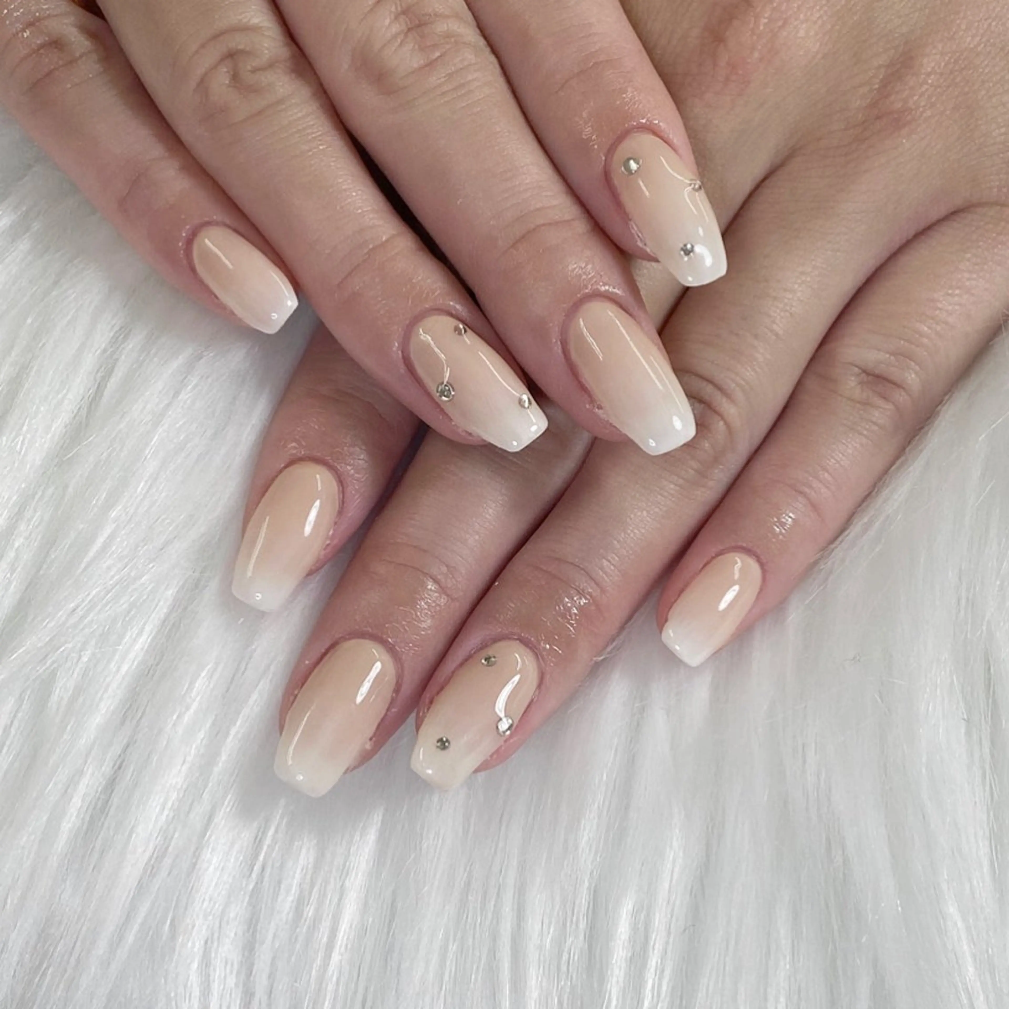 ネイル アートネイル ガーリー グラデーション キラキラネイル 韓国ネイル ハンドネイル Kanako 💫のネイルデザイン