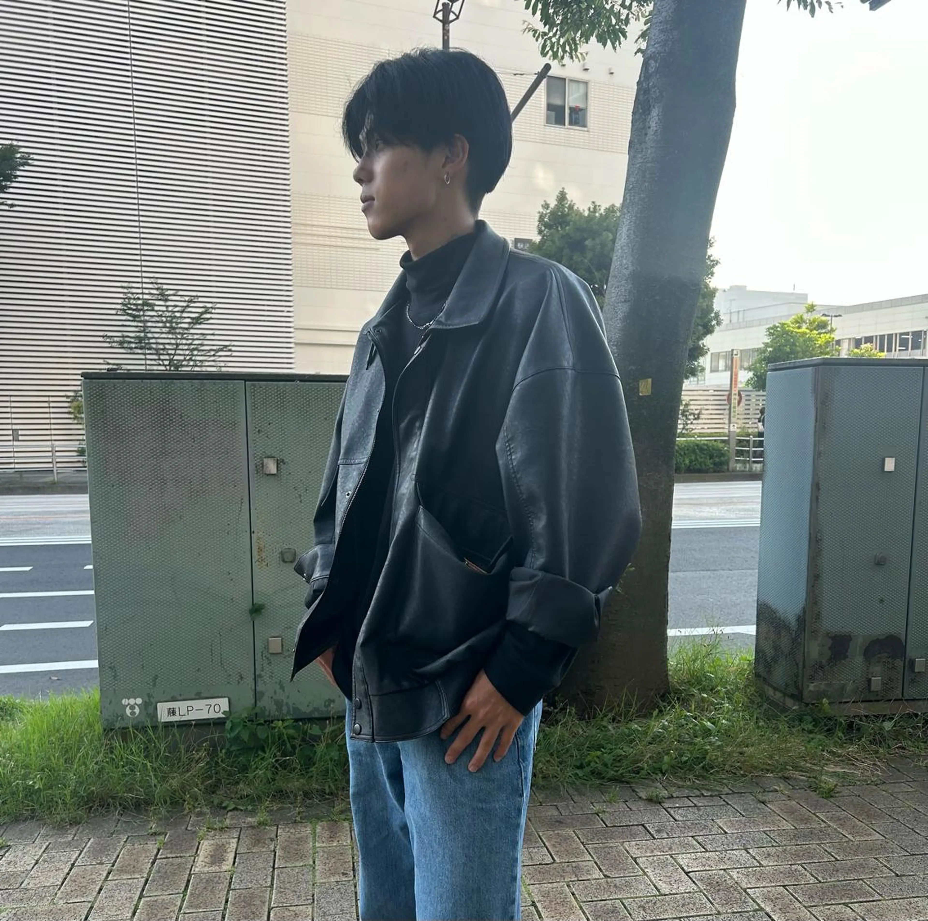 ショート カラー メンズ センターパート 黒髪 ブルーカラー ブルーブラック カット ヘアカラー メンズパーマの達人 / タカシマダイスケのヘアスタイル