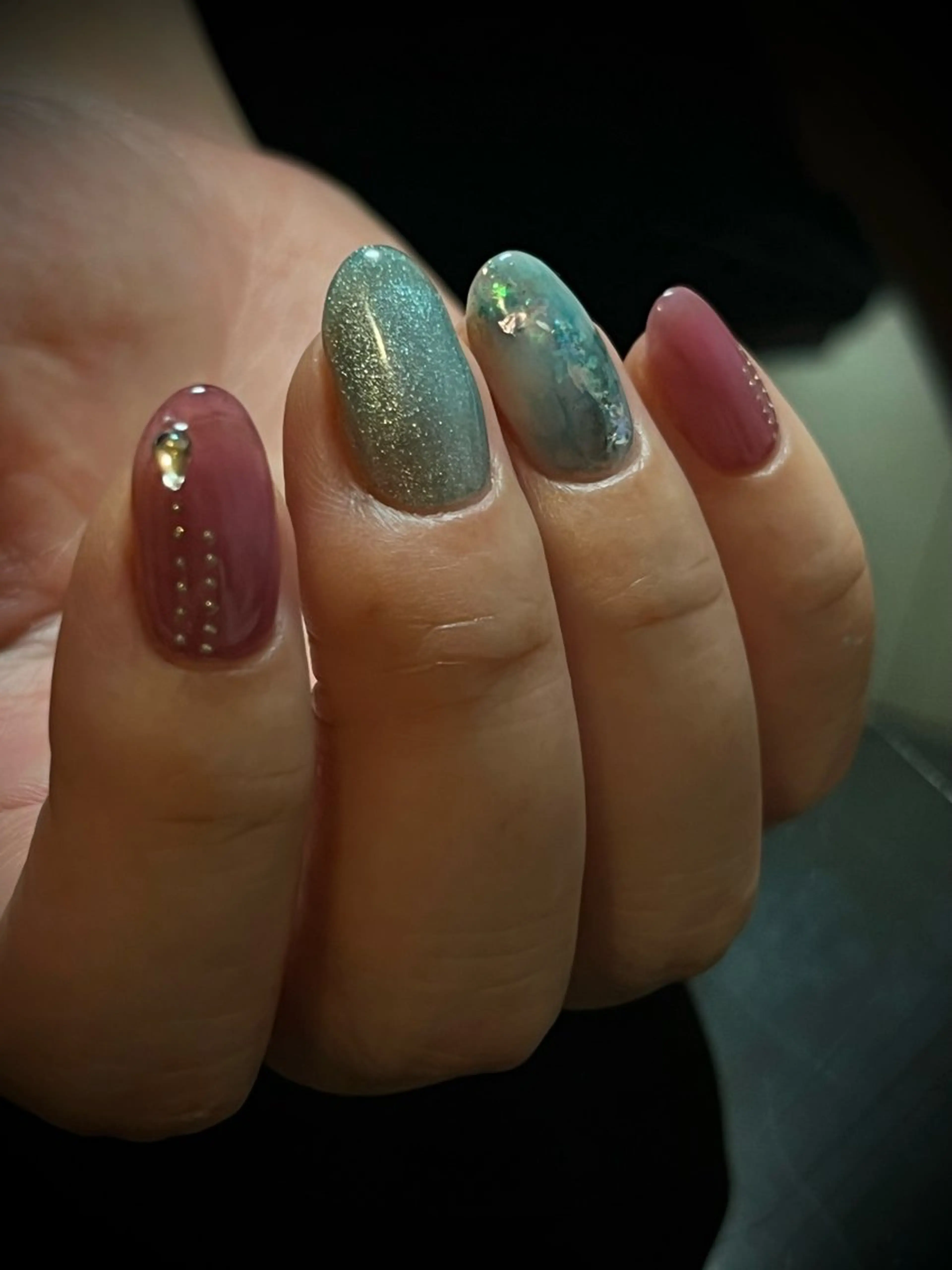 ネイル ジェルネイル グリーン マグネットネイル ミラーネイル ニュアンスネイル himitsu kichiのネイルデザイン