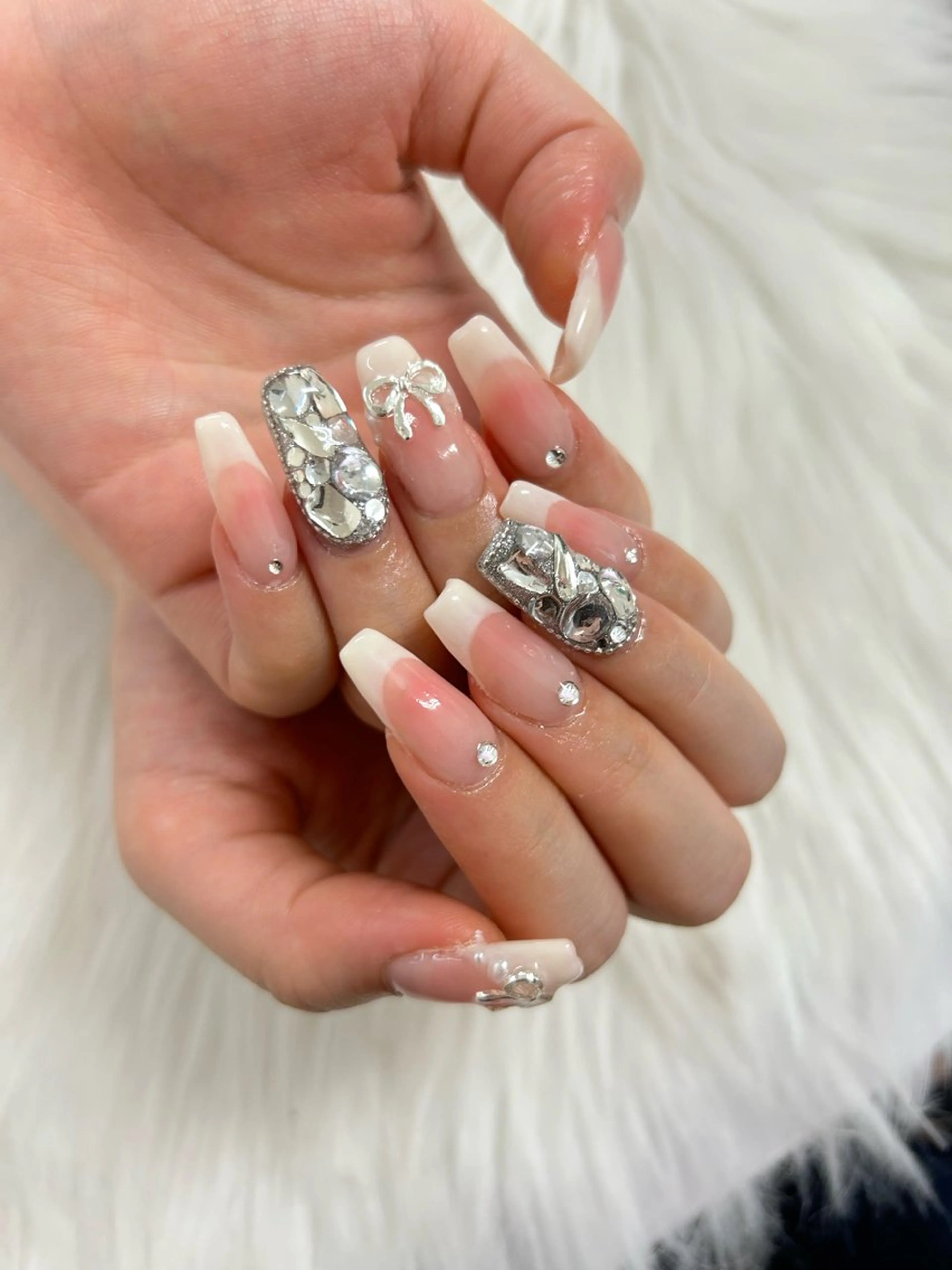 ネイル チークネイル フレンチネイル ono megumiのネイルデザイン