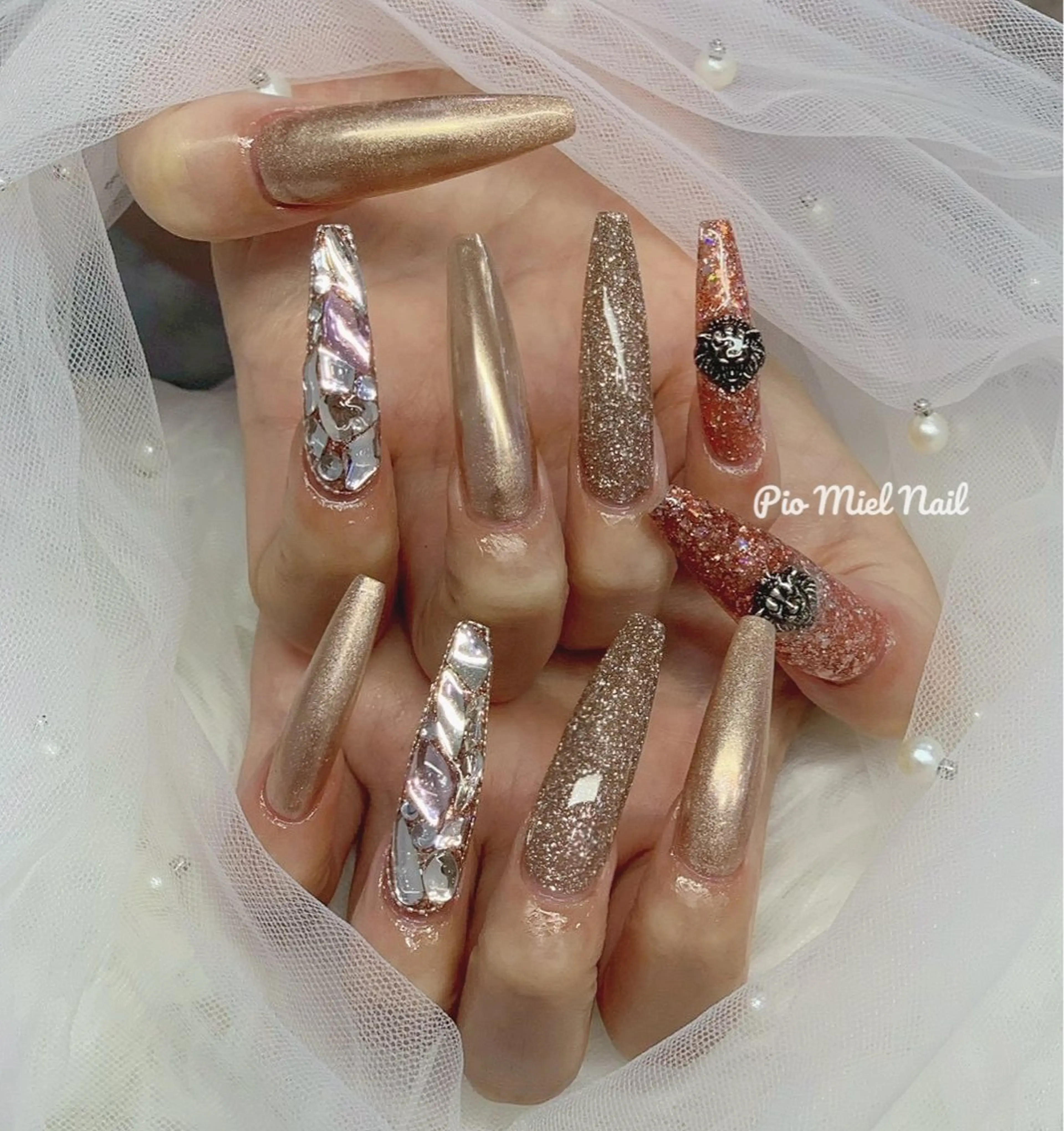 ロング ハンドネイル ハンドケア Pio Mielのネイルデザイン