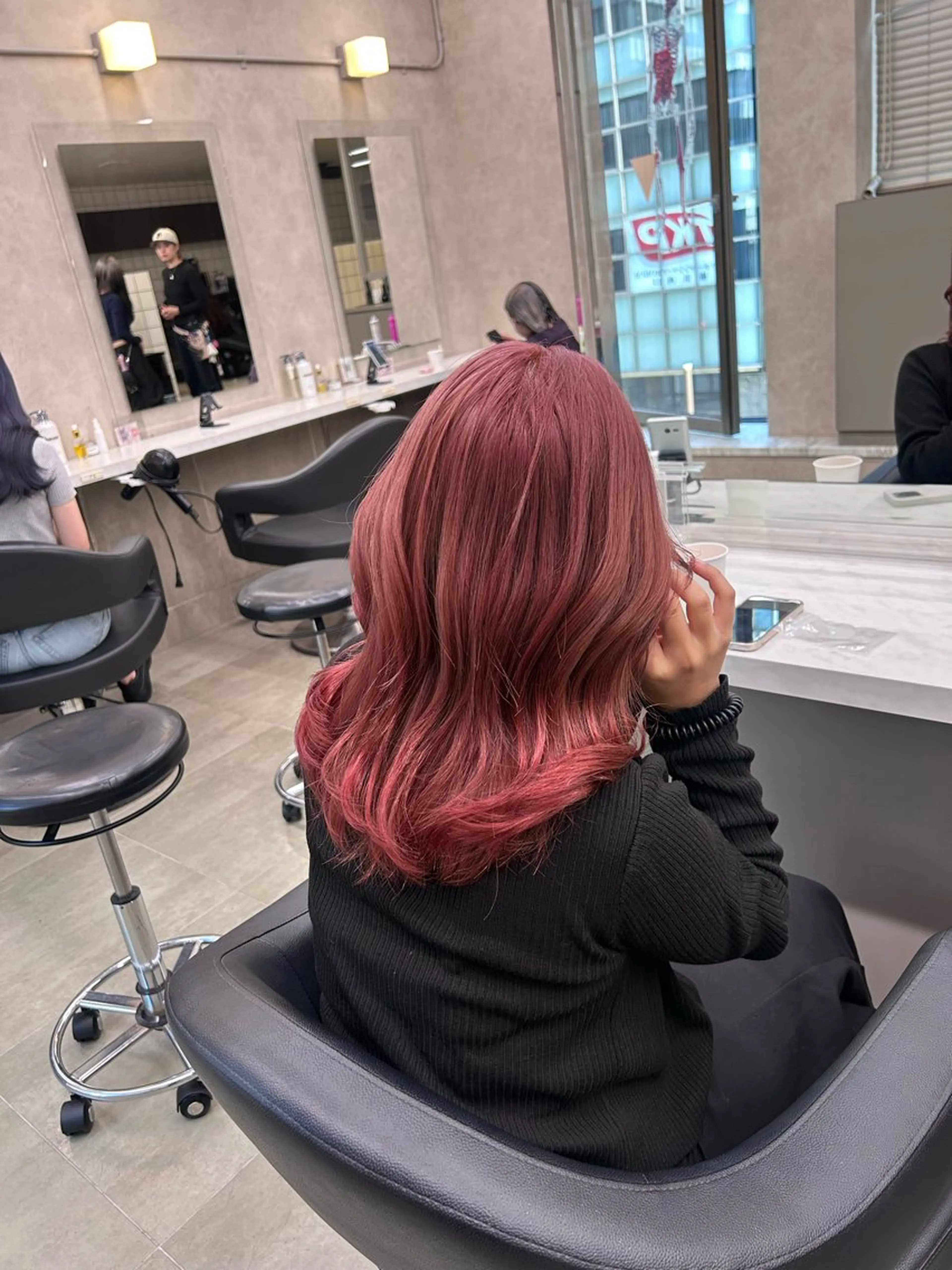 カラー ヘアカラー トリートメント 透明感ベージュ🤎 ナチュラルレイヤーのヘアスタイル