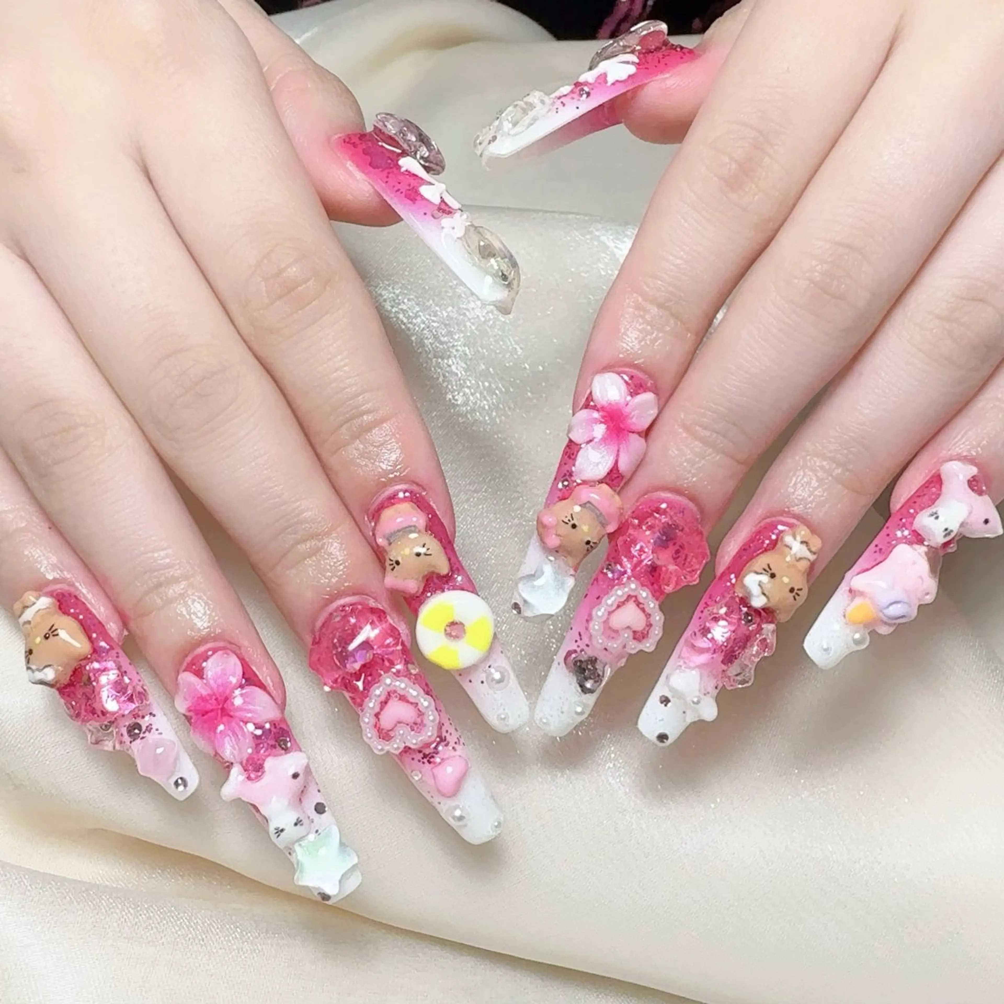 メンズ ネイル メンズ韓国風 アートネイル オーロラネイル ガーリー キラキラネイル ハンドネイル Nail salon 木にいるのネイルデザイン