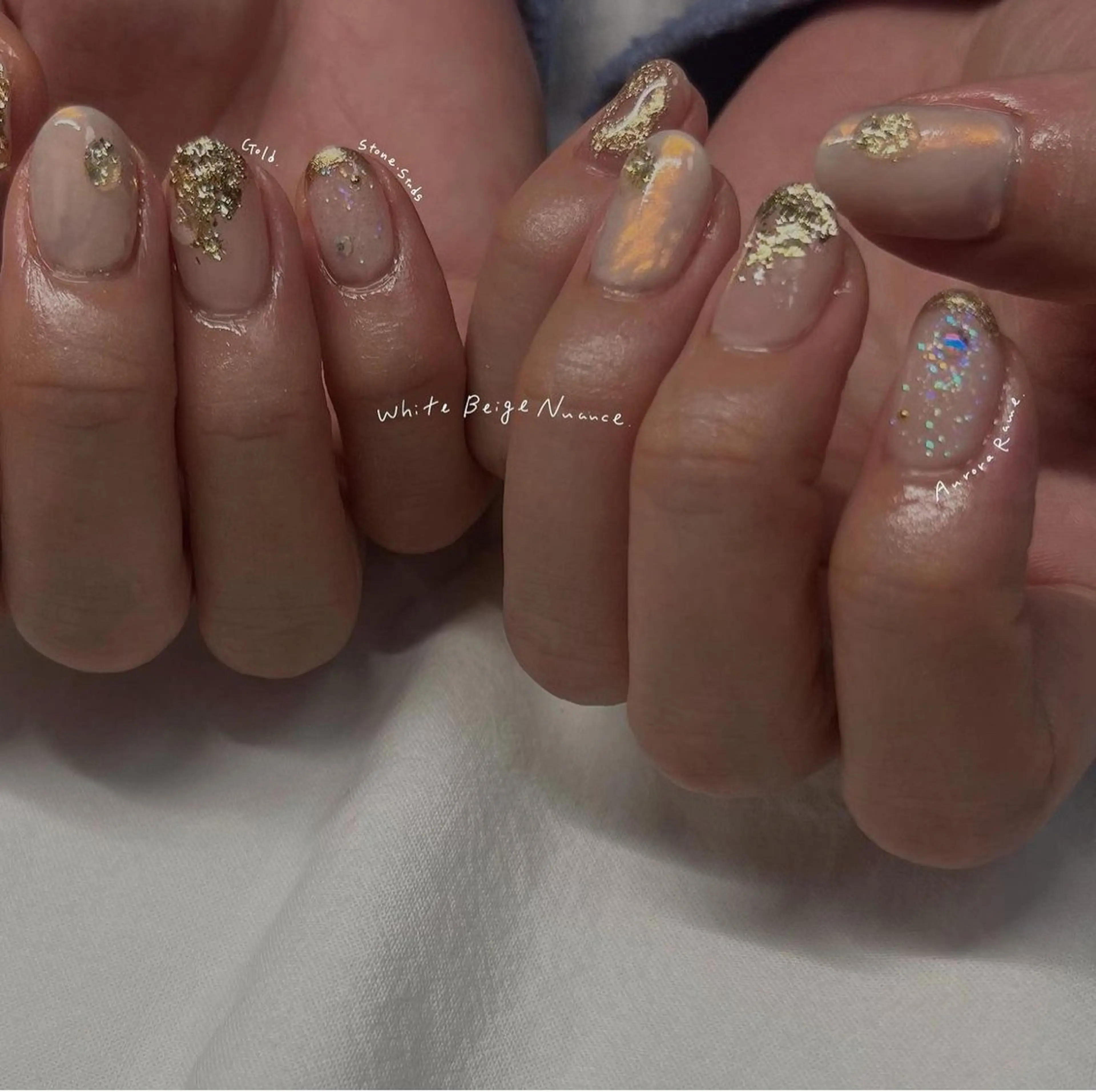 ネイル オーロラネイル ゴールド 氷ネイル・うるうるネイル ニュアンスネイル 冬ネイル ハンドネイル &. momoのネイルデザイン