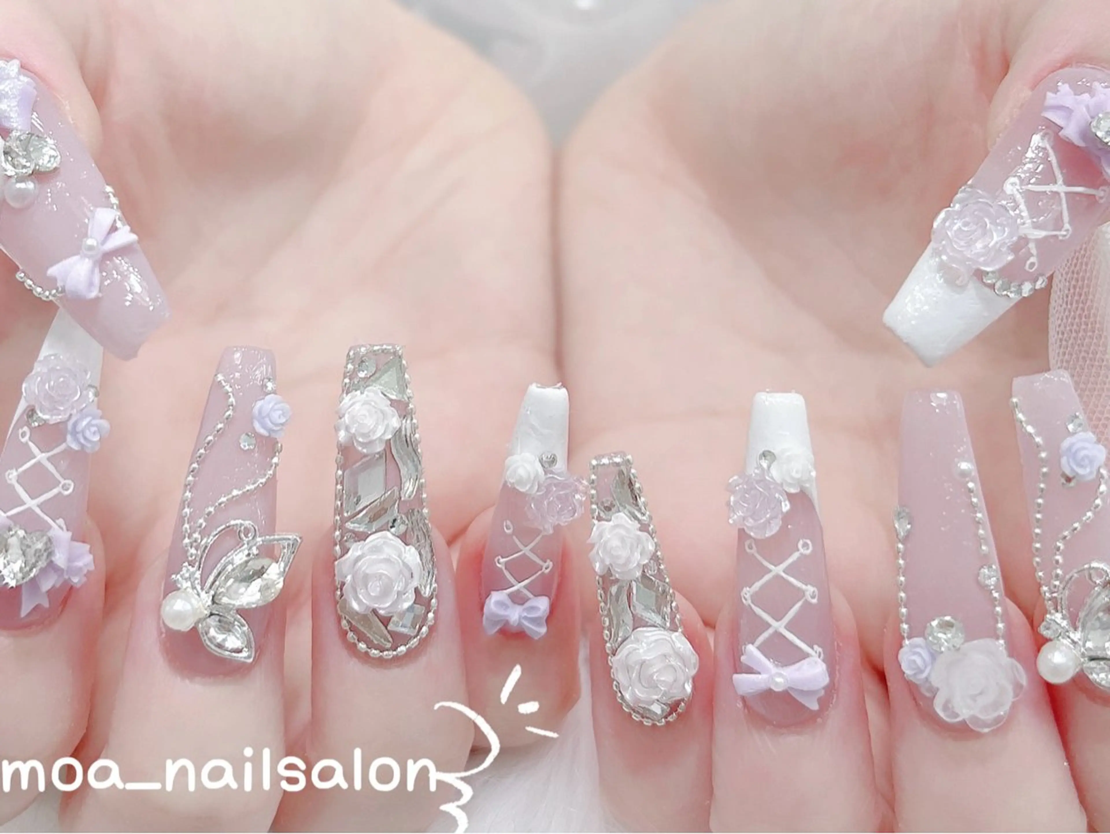 ネイル グラデーション キラキラネイル マグネットネイル スカルプネイル 冬ネイル ハンドネイル kawaiiko サロンのネイルデザイン