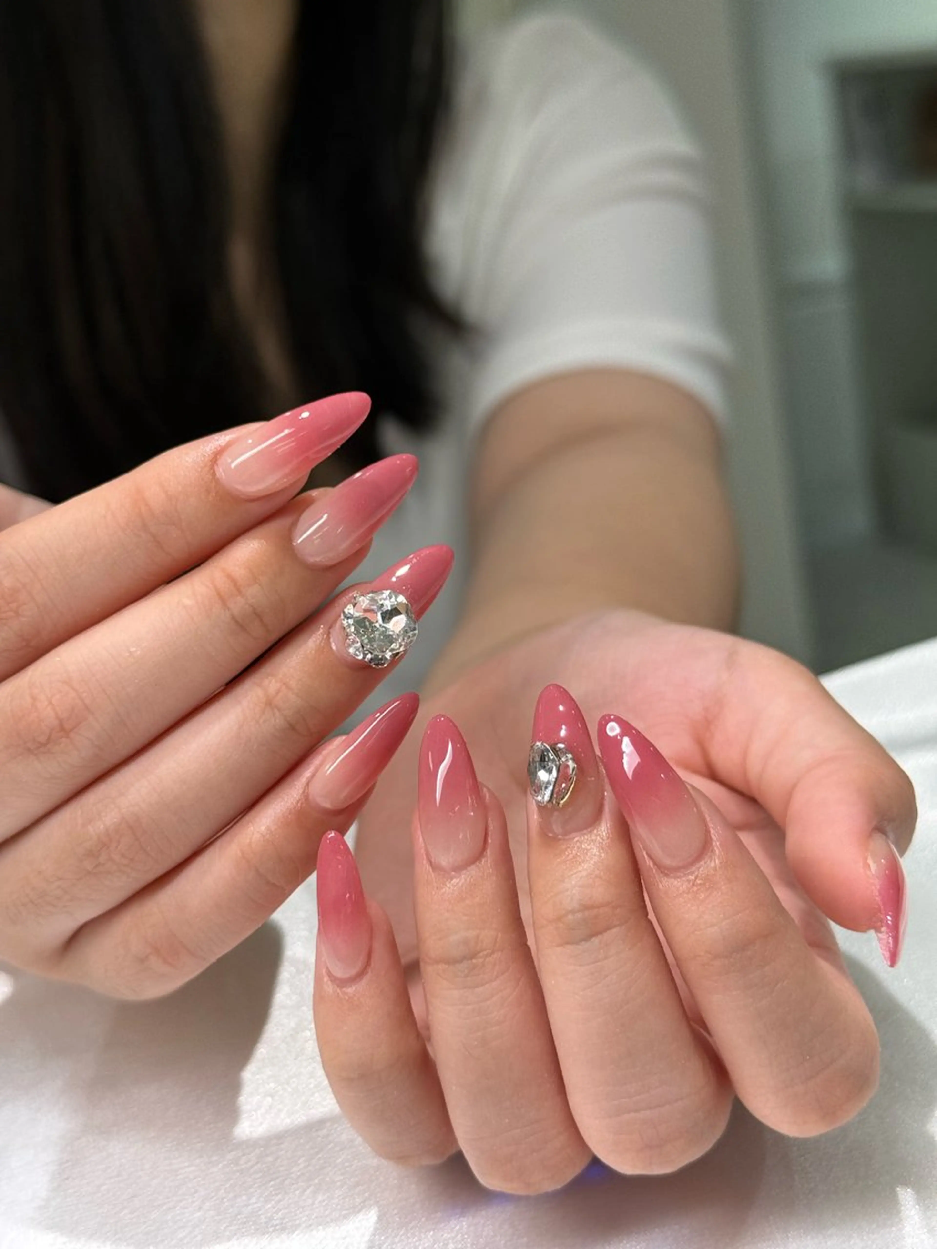 ネイル アートネイル チークネイル 氷ネイル・うるうるネイル 韓国ネイル マグネットネイル ハンドネイル NAILS168 新大久保店のネイルデザイン