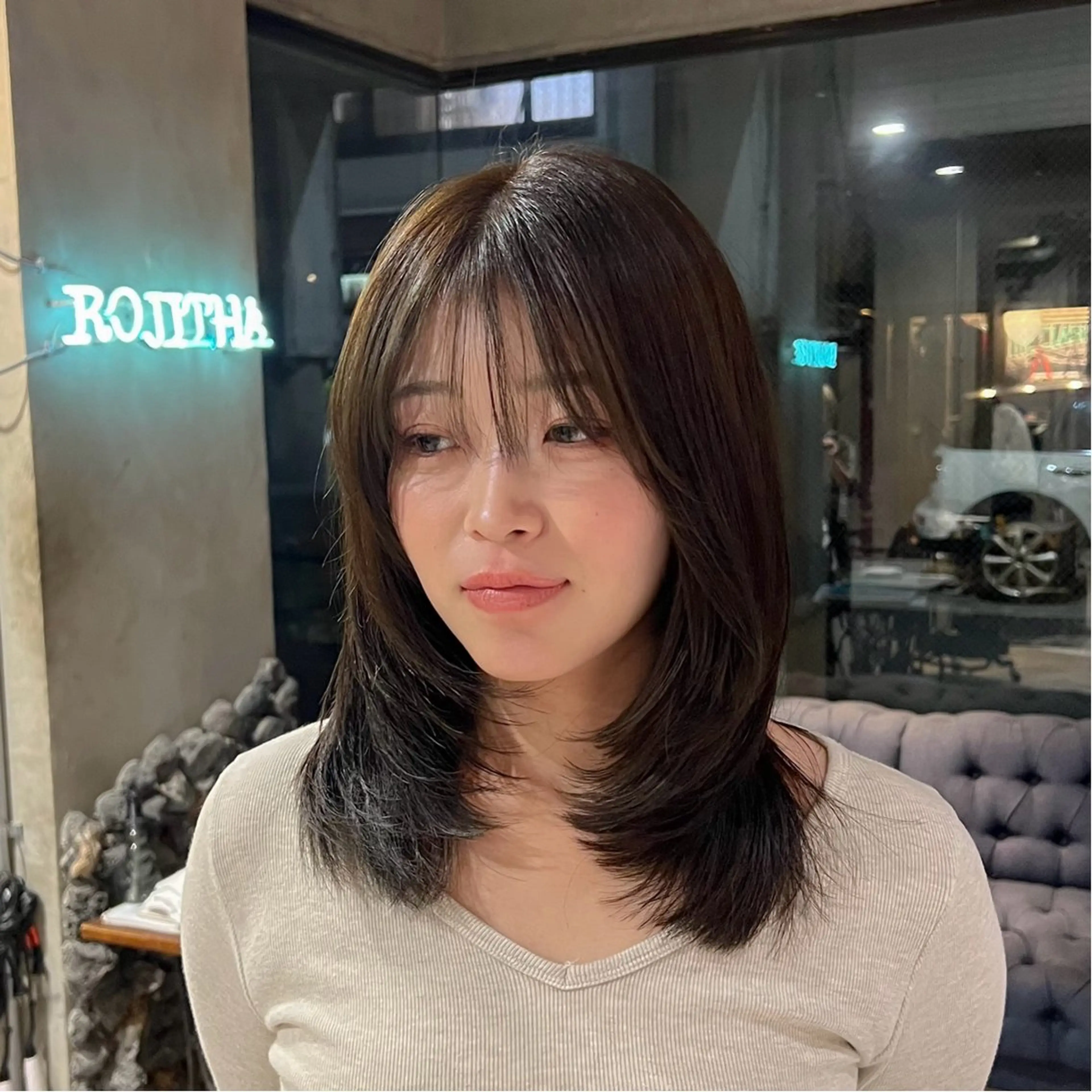 セミロング カラー ヘアアレンジ ベージュカラー 透明感カラー グレージュ 韓国風カラー ラベンダーカラー ヘアカラー トリートメント レイヤー/艶髪矯正 🪐takushiのヘアスタイル