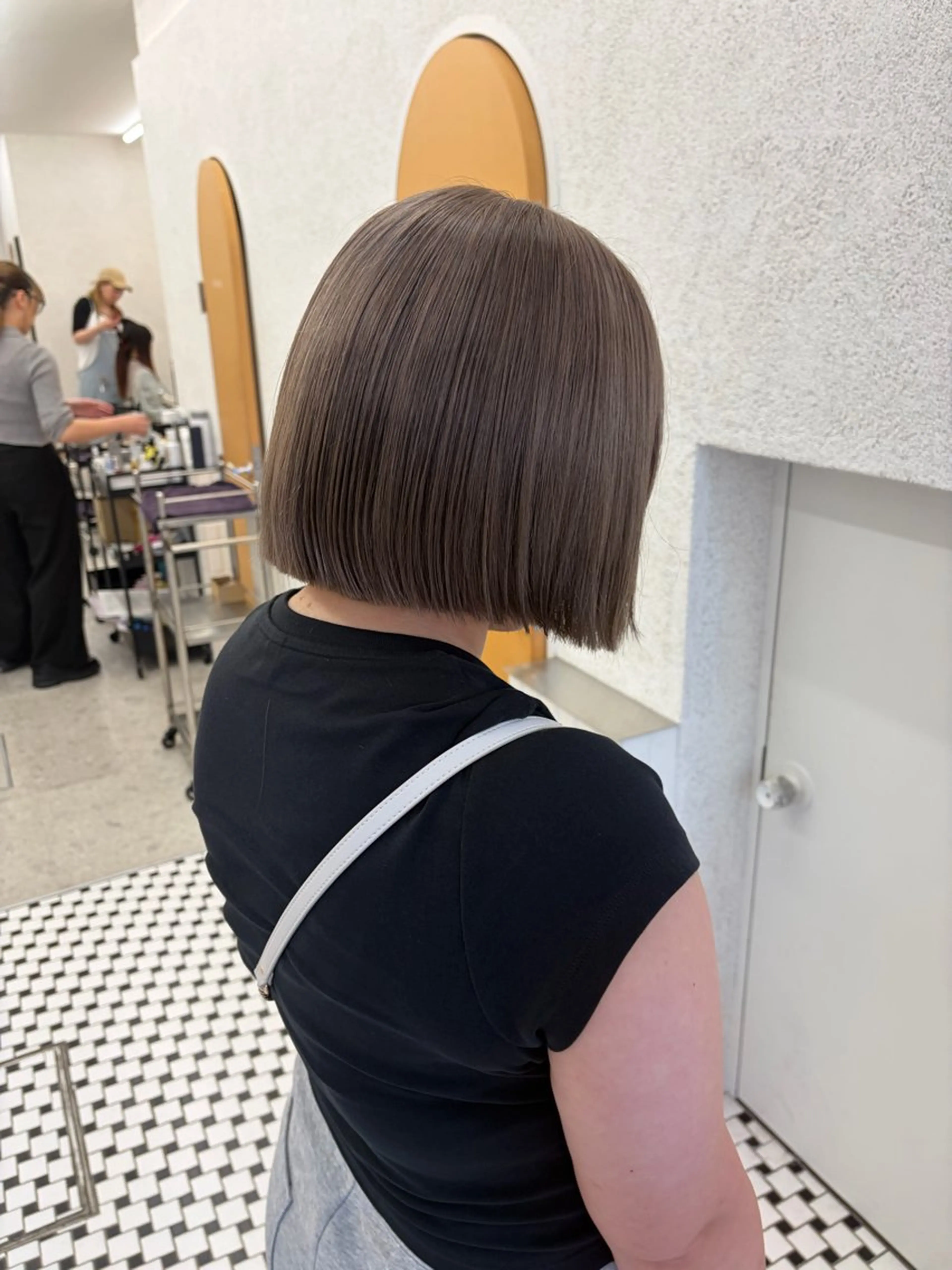 ショート カット ヘアカラー リン🔔ボブ cut 柔らかベージュ🤎のヘアスタイル