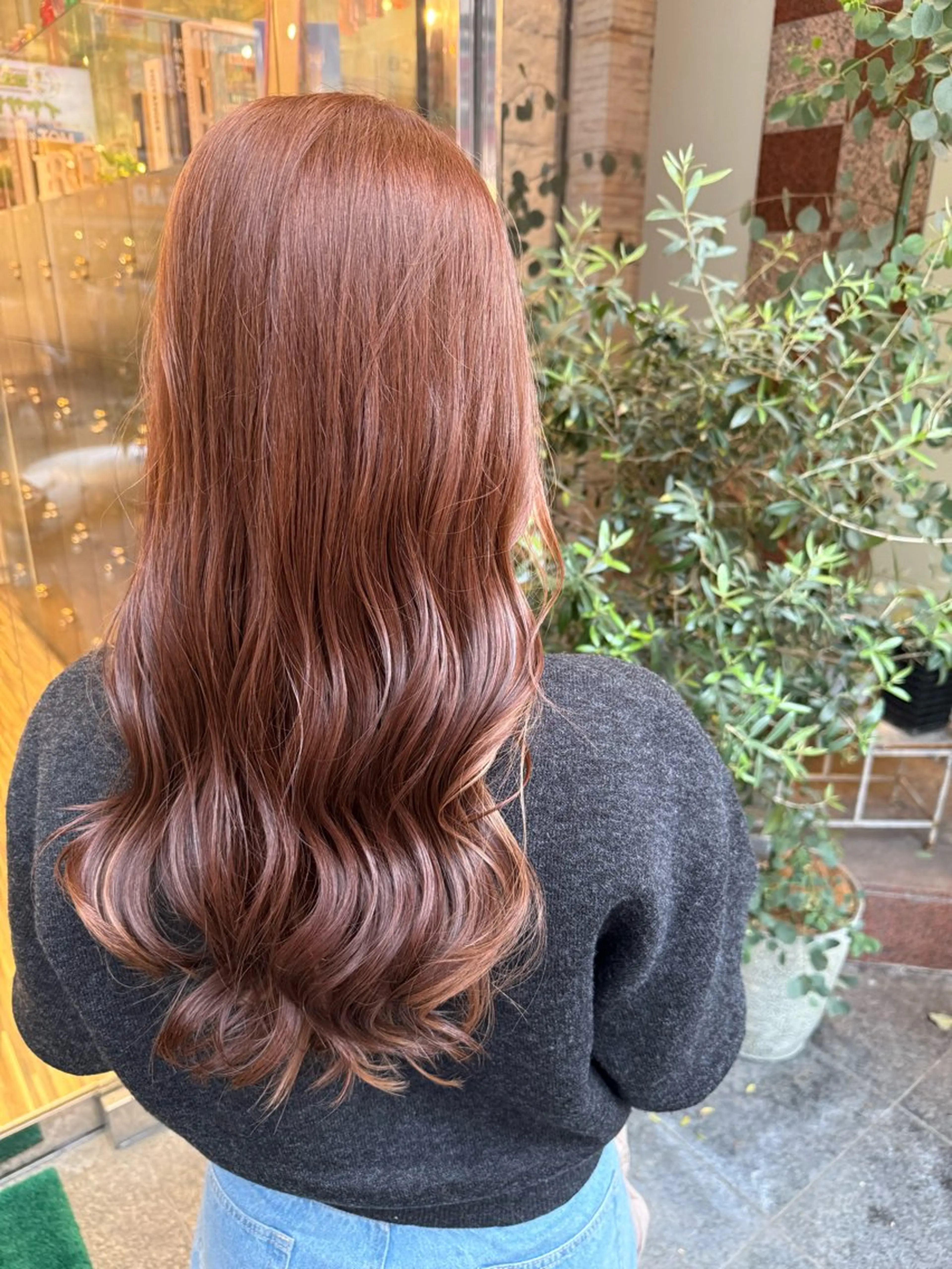 セミロング カラー EARTH 田端咲希のヘアスタイル