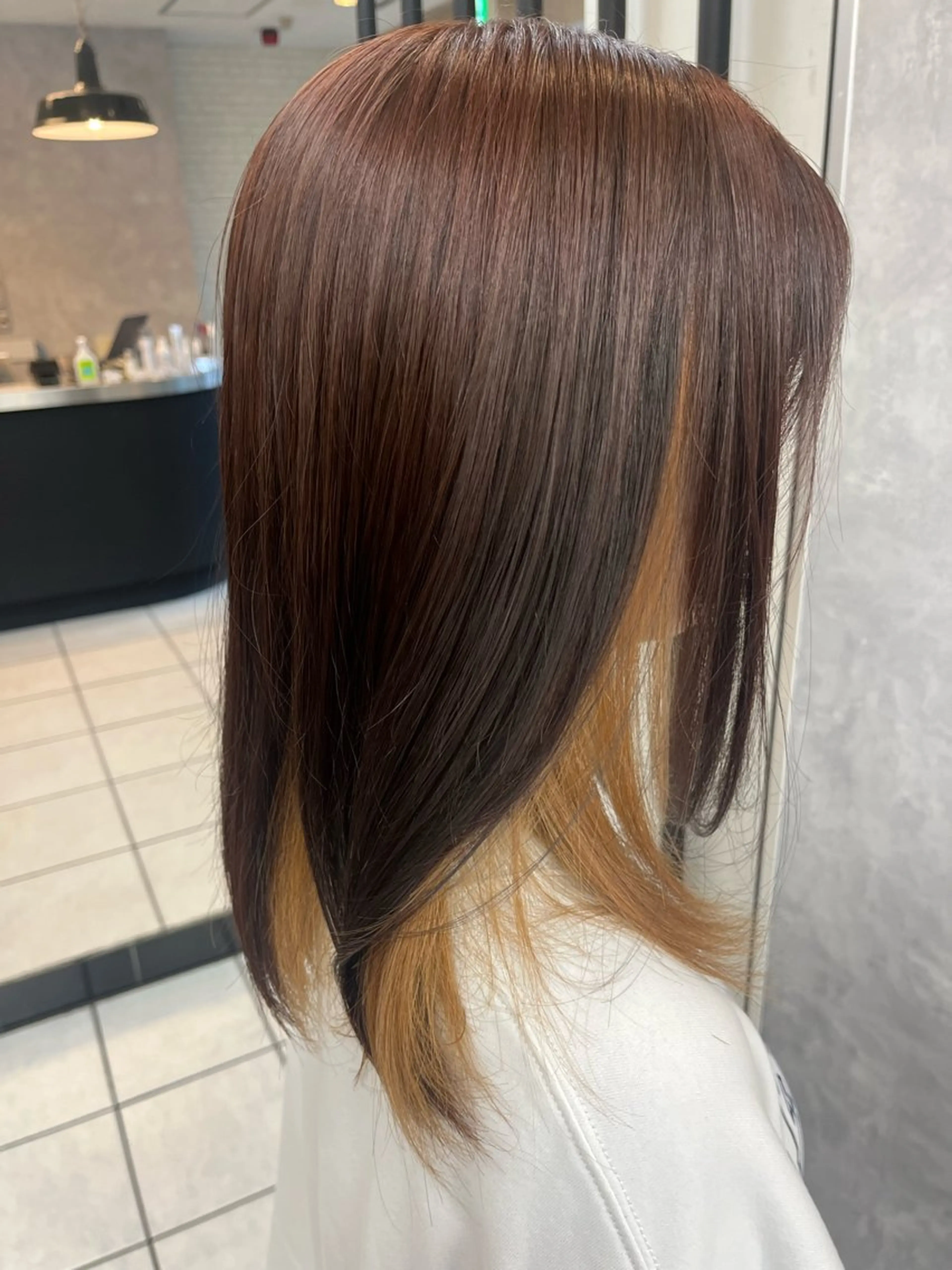 ミディアム カラー ブラウンカラー ピンクカラー ピンクブラウン アートディレクター 尾内 友美のヘアスタイル