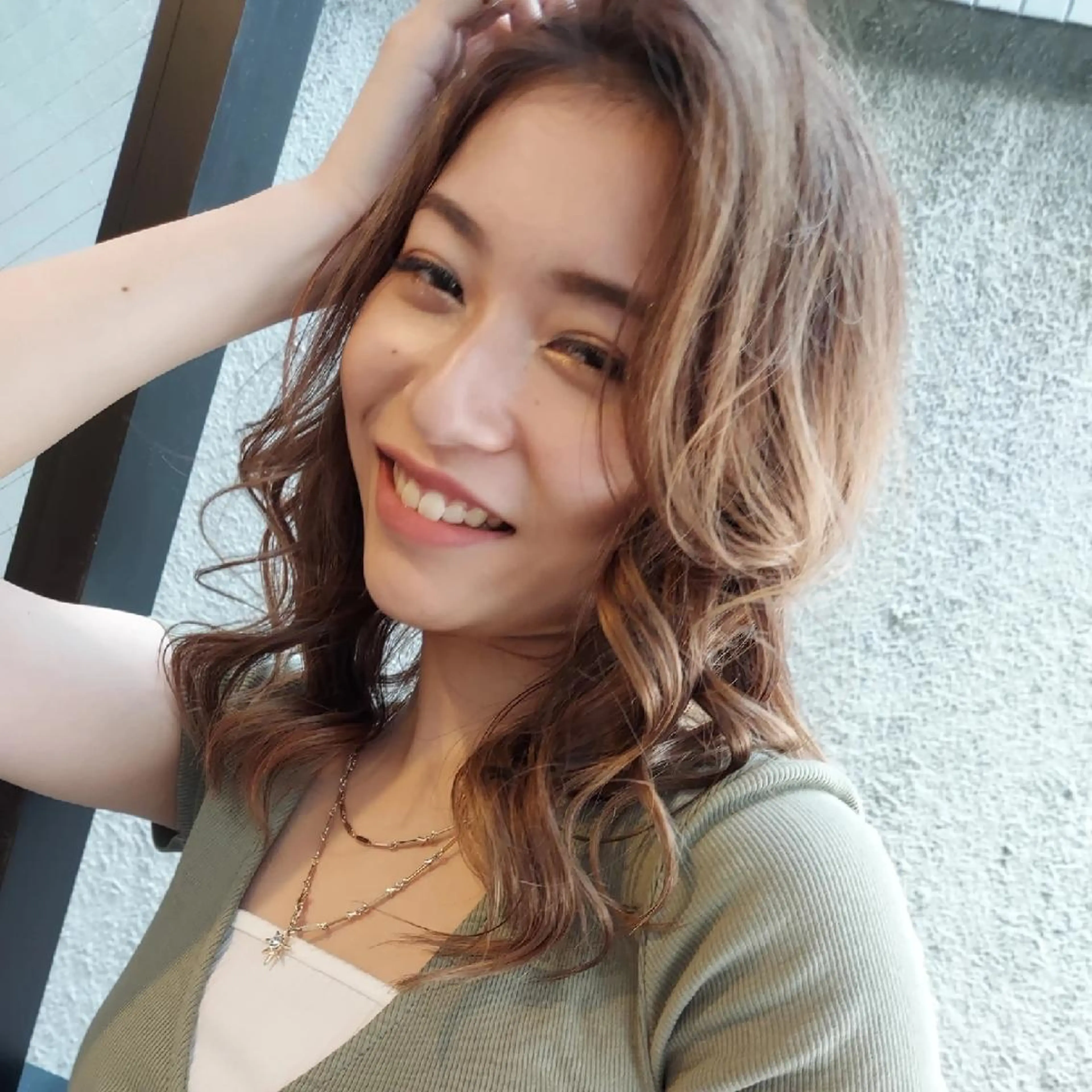 カラー セミロング グレージュ シアーグレージュ ヘアカラー トリートメント ブリーチ・ハイトーン 特化🎉内山のヘアスタイル