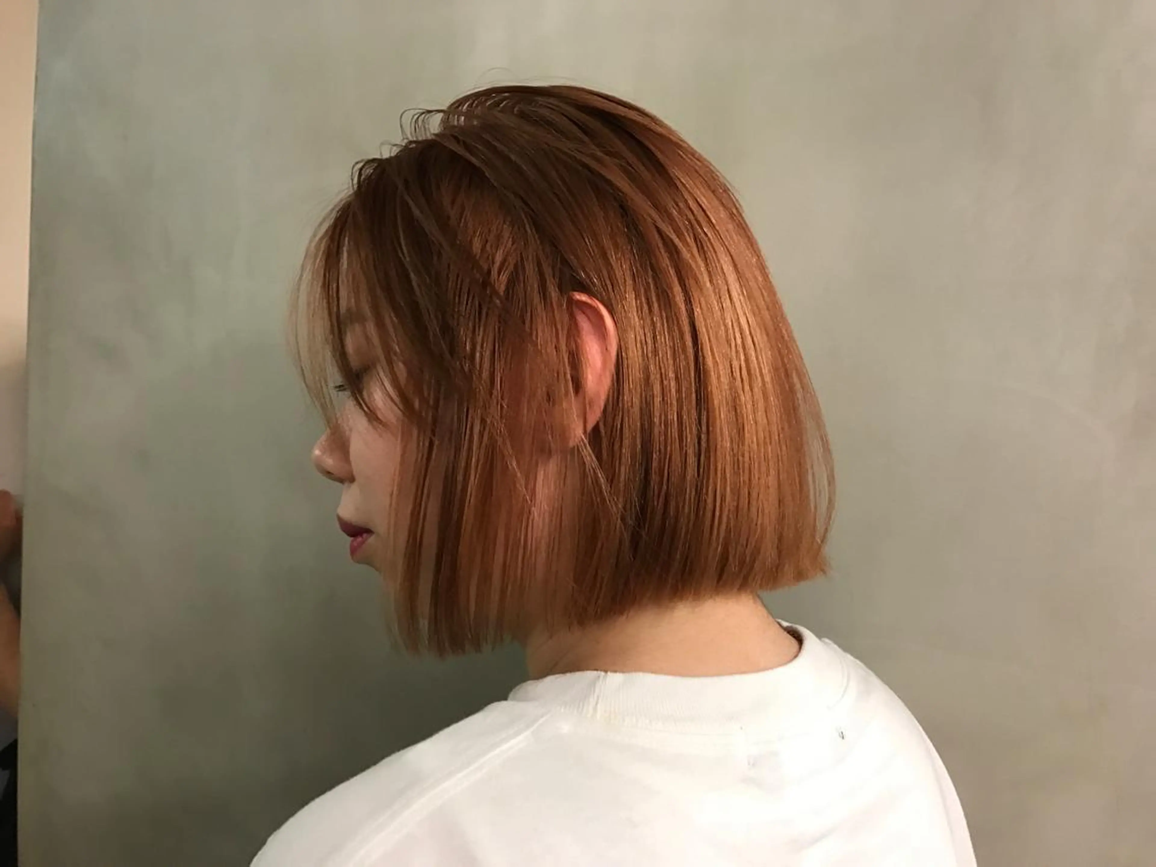 ショート カラー レイヤーカット/ 酸性ストレート梅田のヘアスタイル