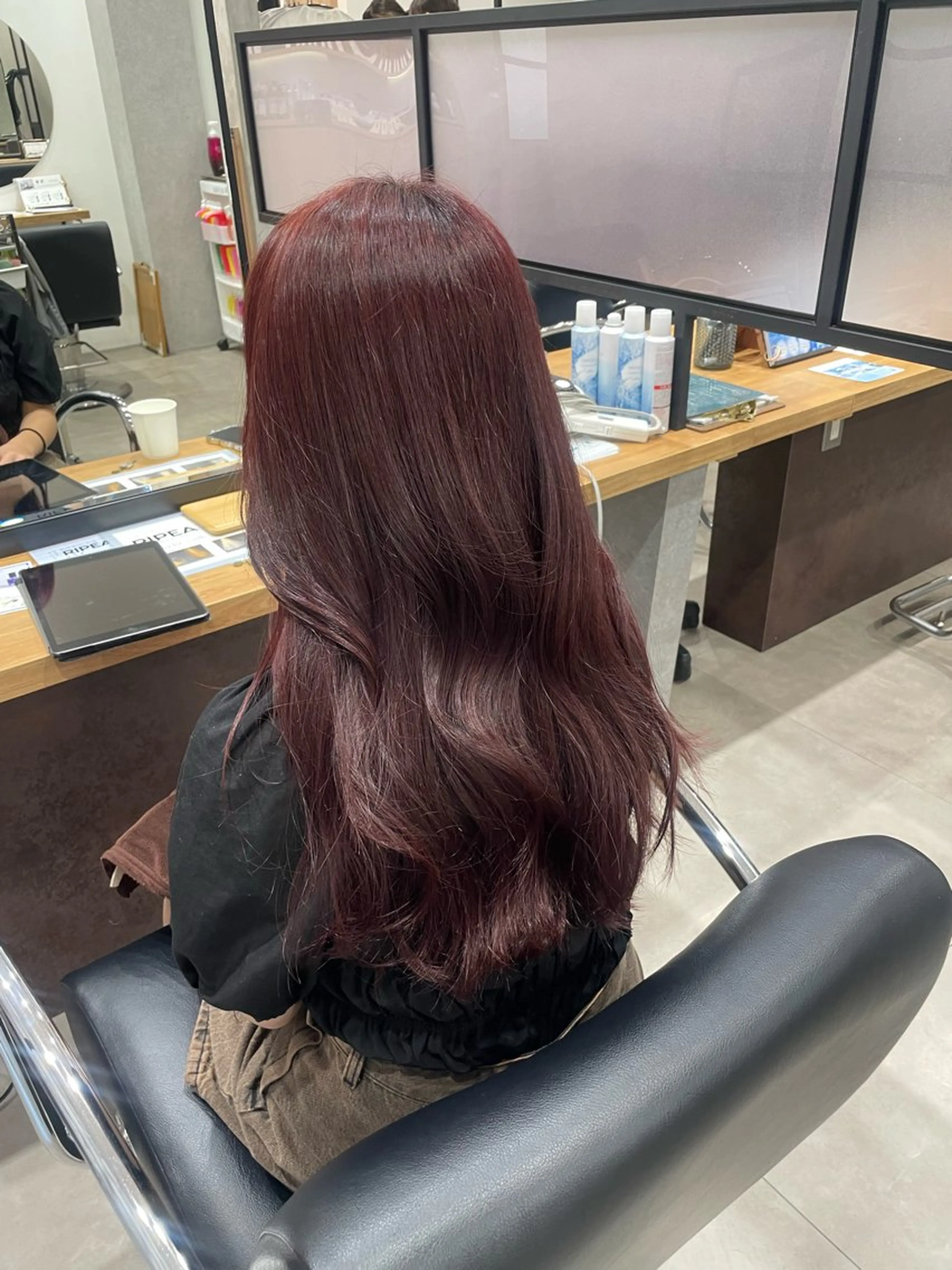 ロング カラー レッドカラー ヘアカラー 佐藤 由依/水光カラーのヘアスタイル