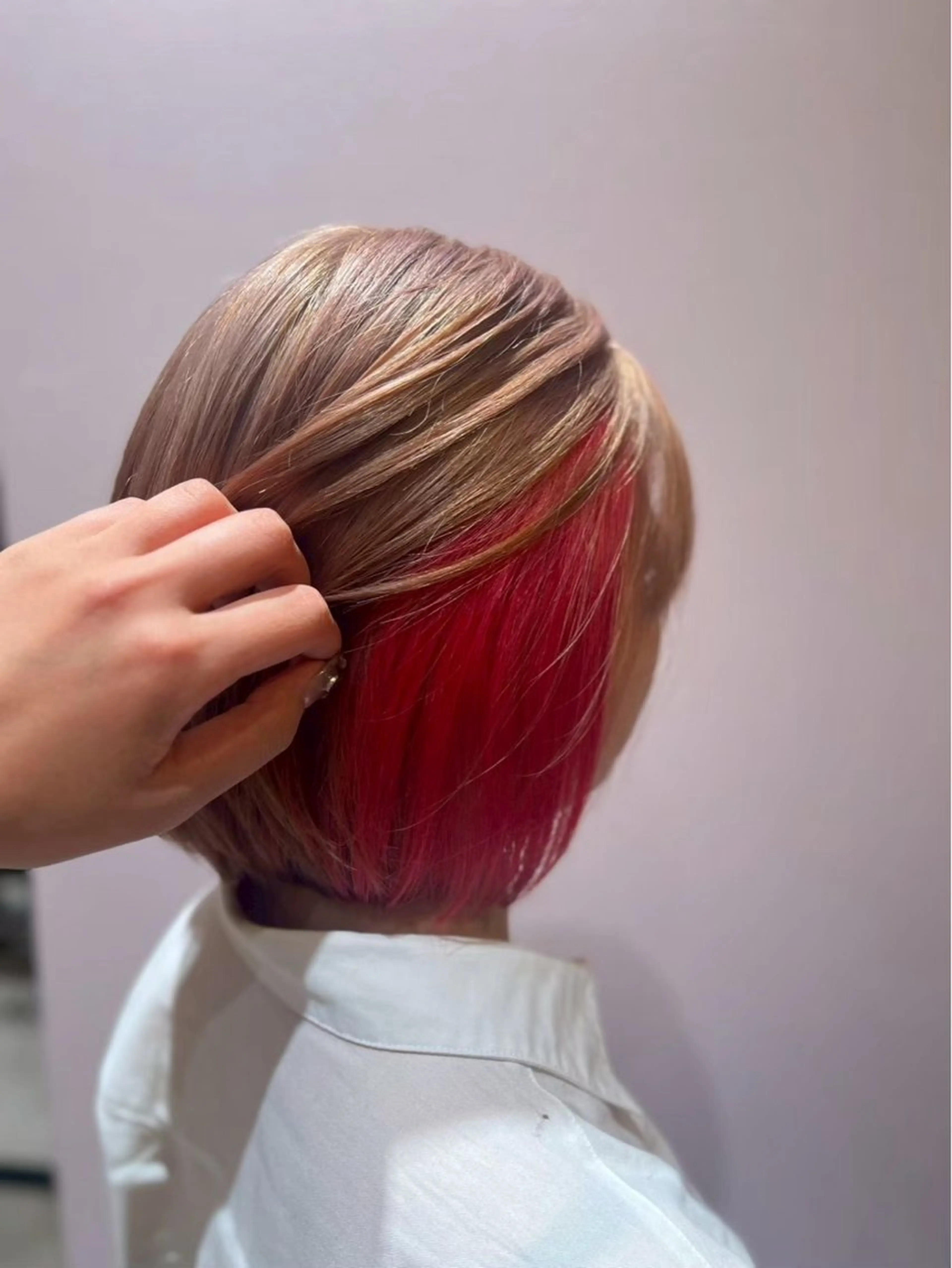 ショート ヘアカラー 高口 小春のヘアスタイル