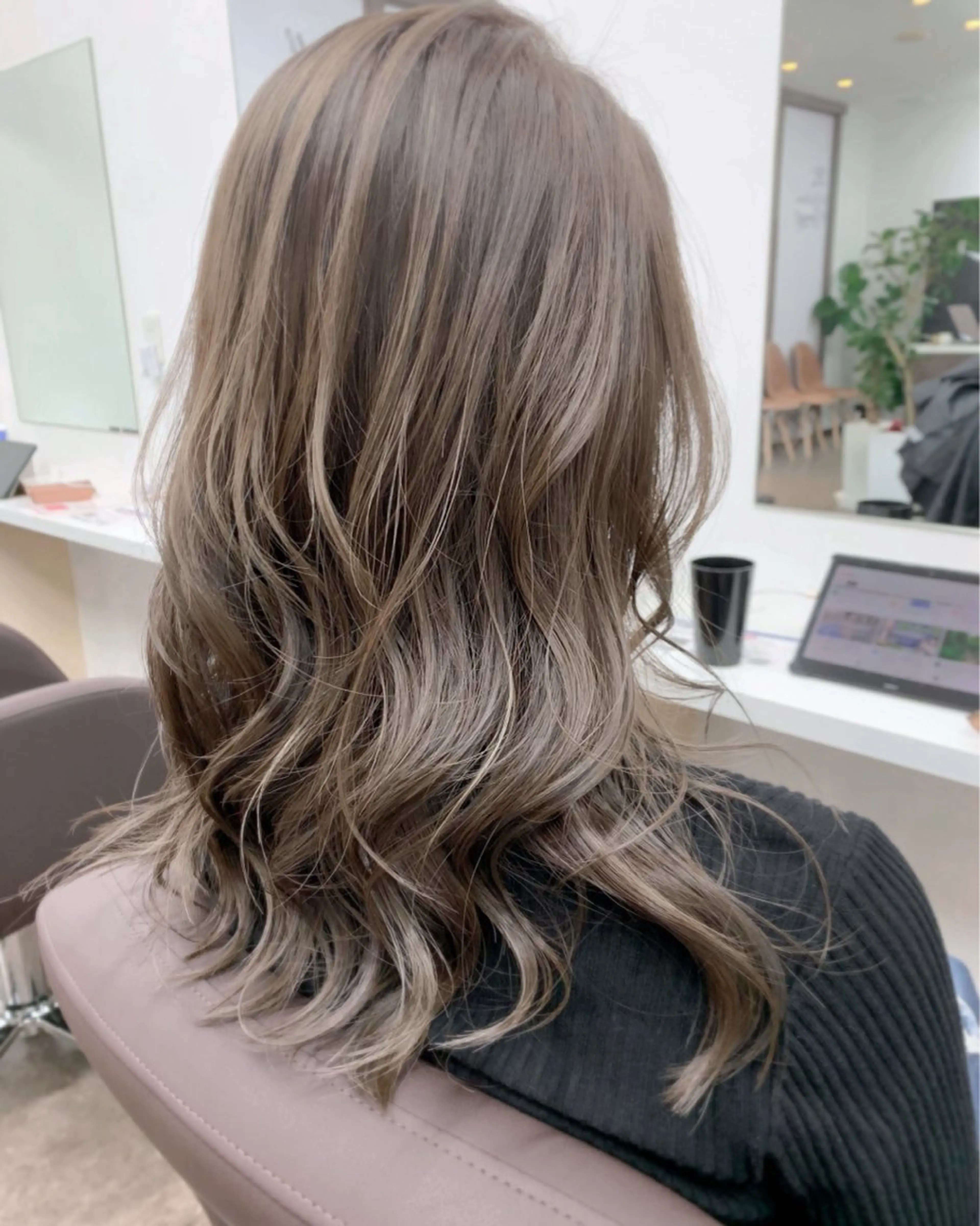 セミロング カラー カット ヘアカラー Ebise Kazunoriのヘアスタイル