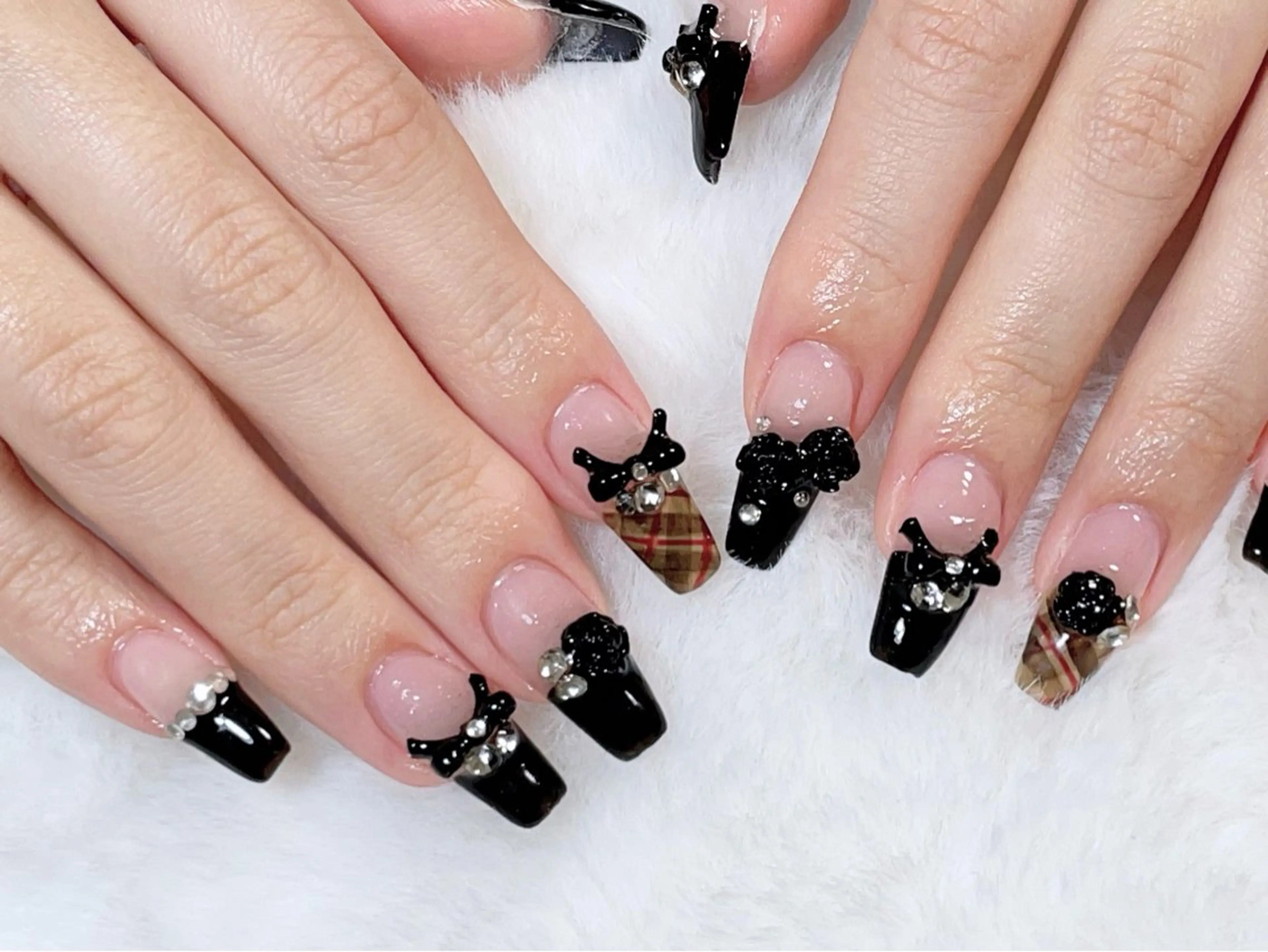 ネイル アニマル柄 アートネイル チークネイル フラッシュネイル フットネイル ハンドネイル B·U Nail大宮 長さだし専門店のネイルデザイン