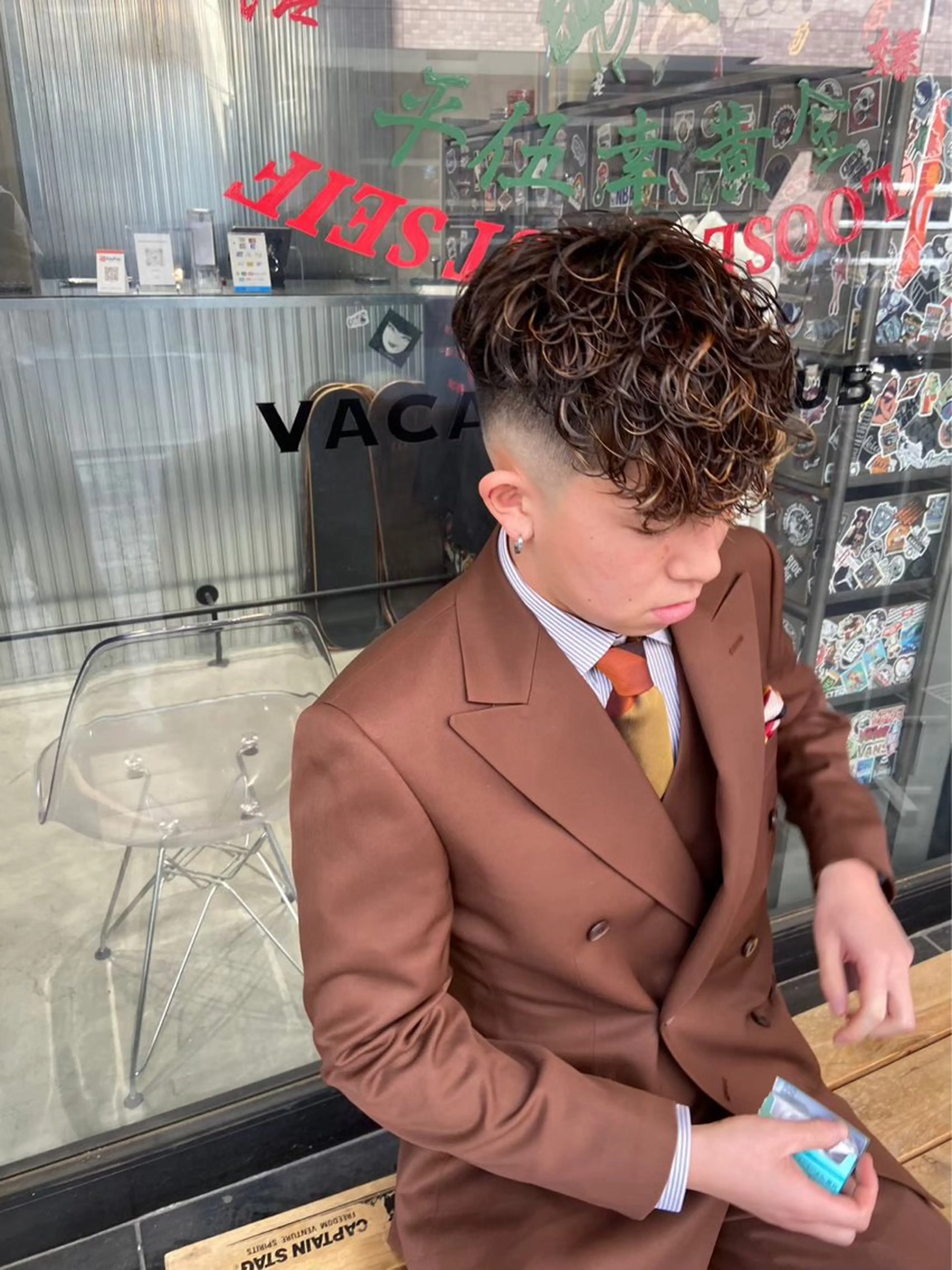 ショート ⚡メンズパーマフ ェードカットTomyのヘアスタイル