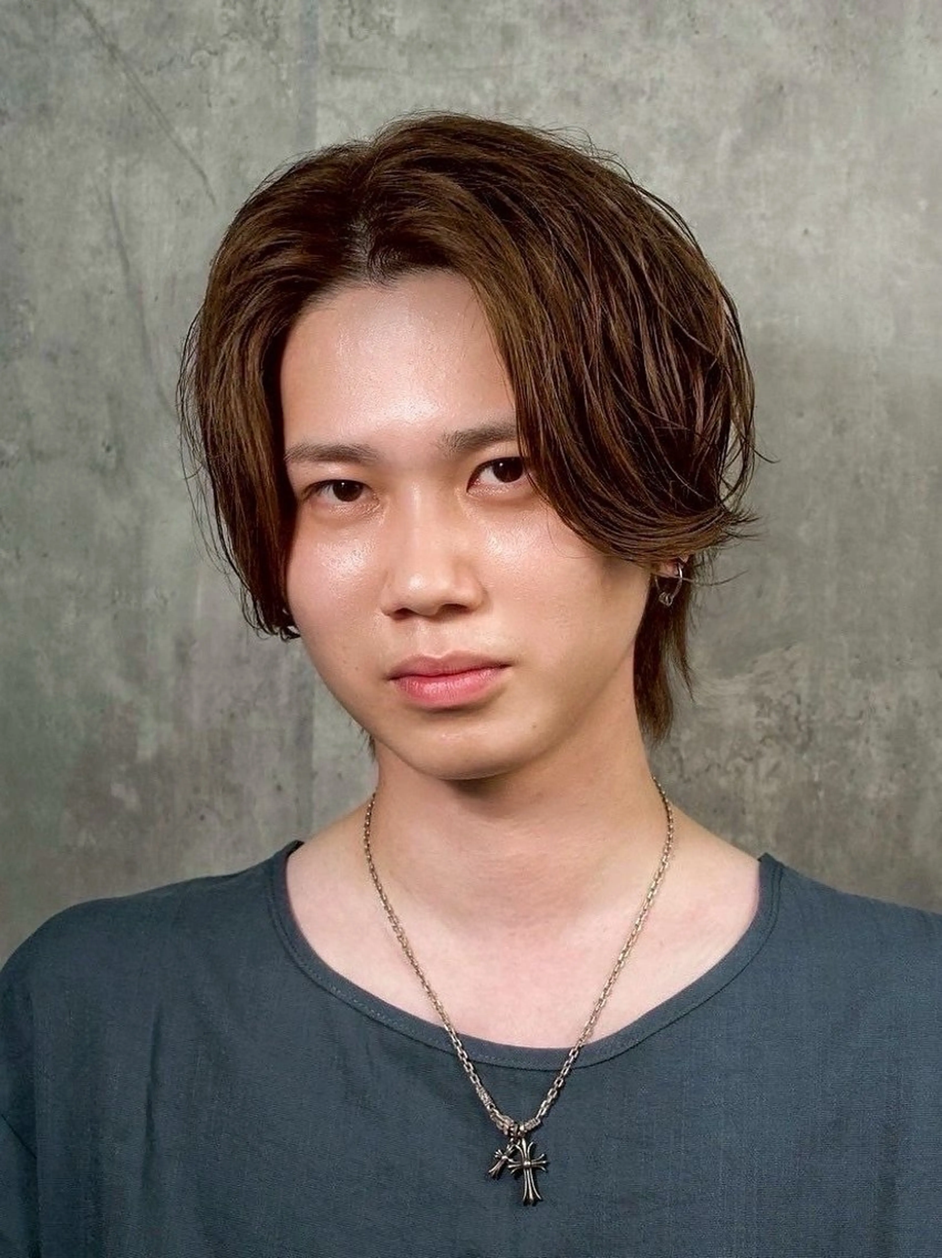 ミディアム 阿賀 佑季のヘアスタイル