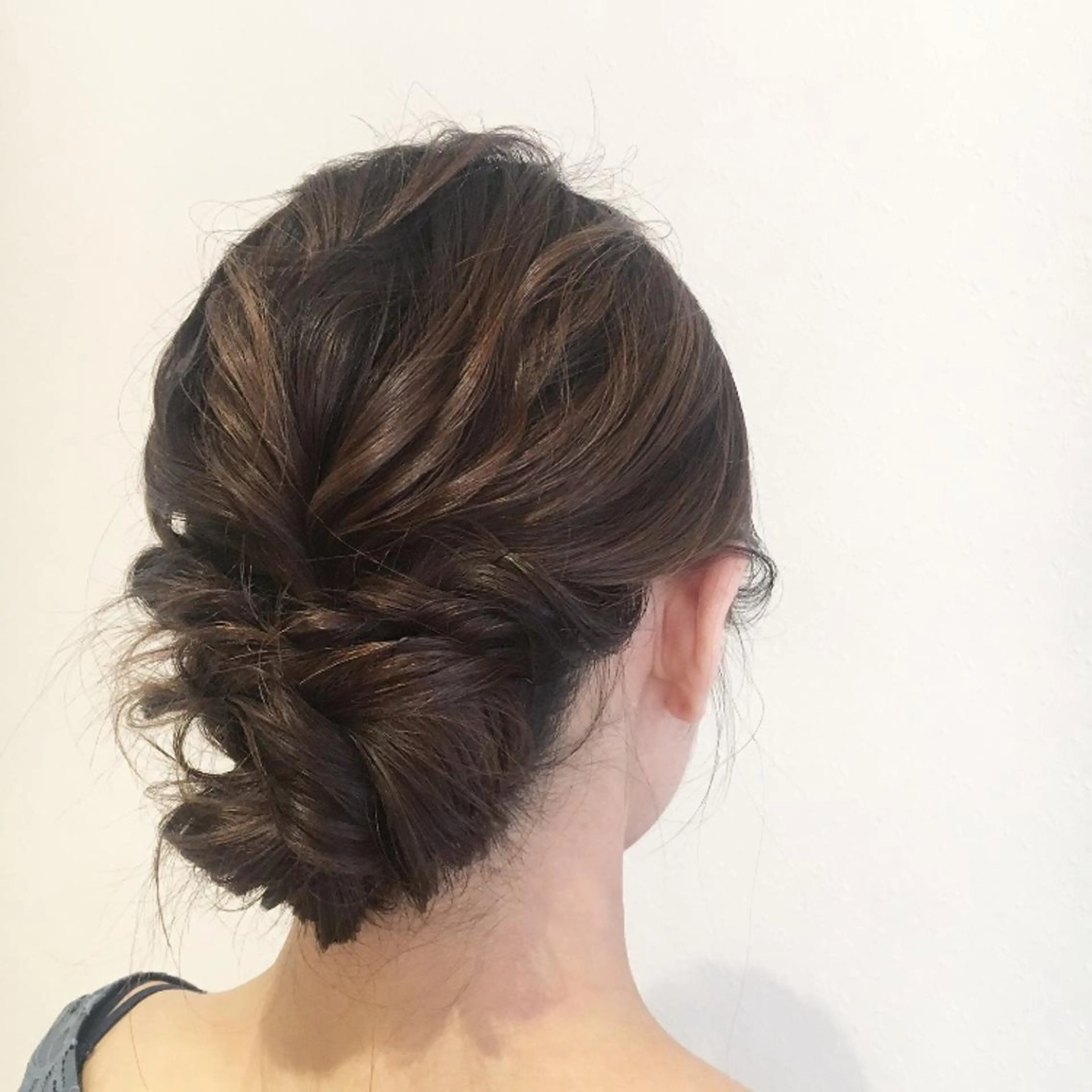 セミロング ヘアアレンジ ヘアセット 宮内 真乃のヘアスタイル