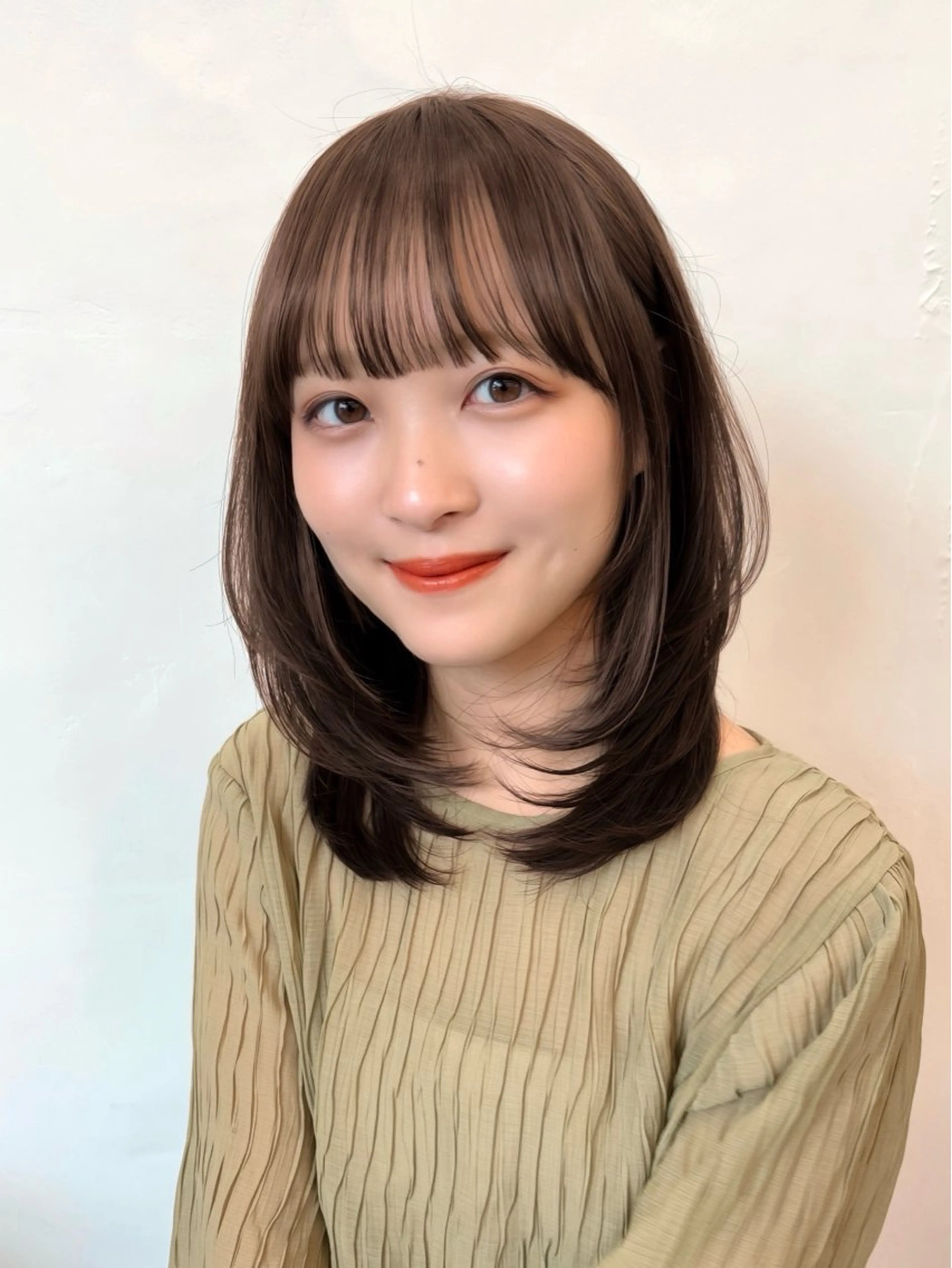ミディアム カラー ヘアアレンジ ベージュカラー 透明感カラー ボブ レイヤーカット 🌱ボブ/レイヤー/ ベージュ/あやみ✨のヘアスタイル
