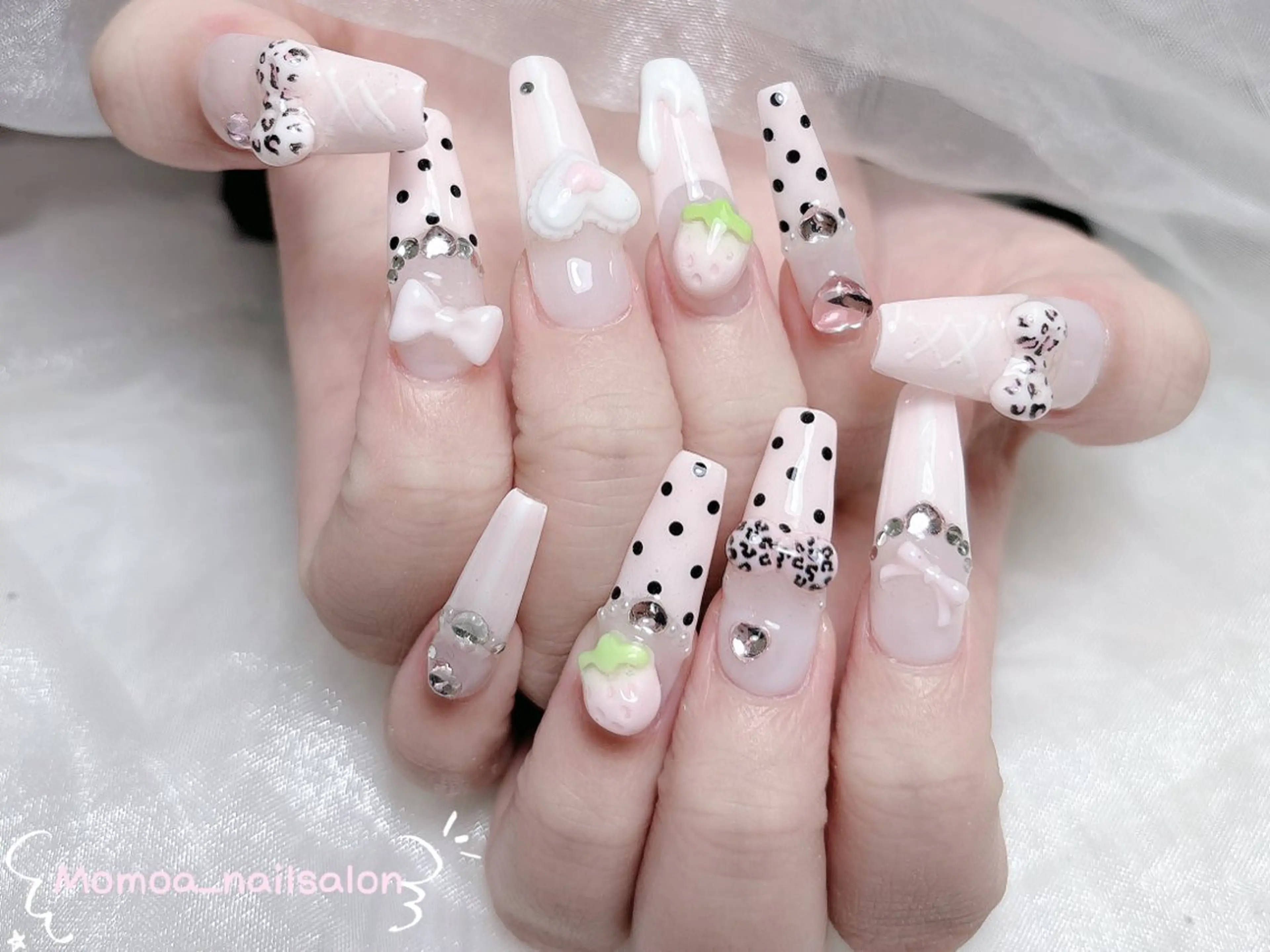 ネイル 成人式 ロングネイル マグネットネイル 大理石ネイル(マーブル) 持ち込み ハンドネイル MoMoA Nail ネイル長さ出し専門店のネイルデザイン