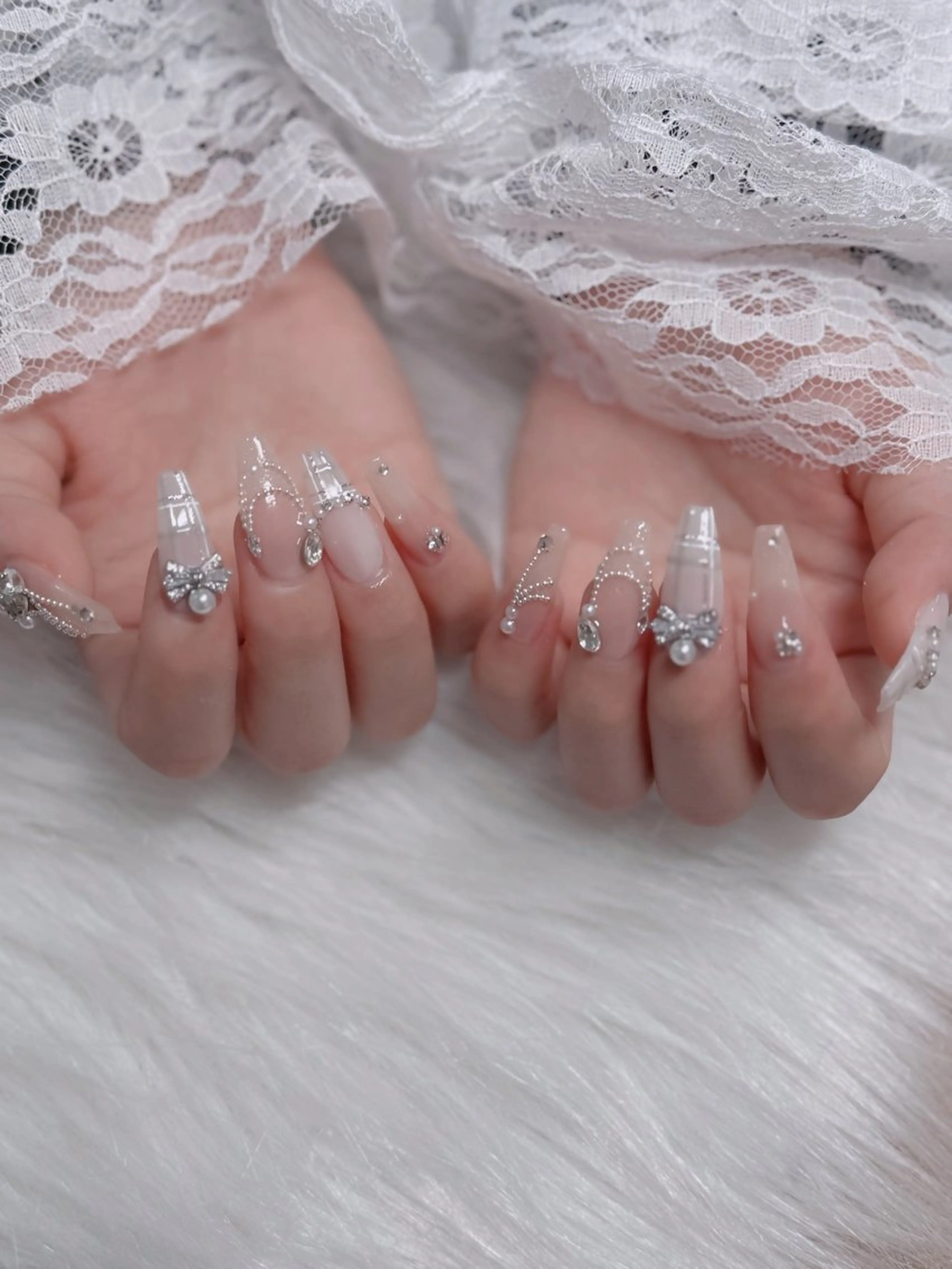 ネイル オーロラネイル フレンチネイル ジェルネイル ハロウィン キラキラネイル H.baby Nail Salonのネイルデザイン