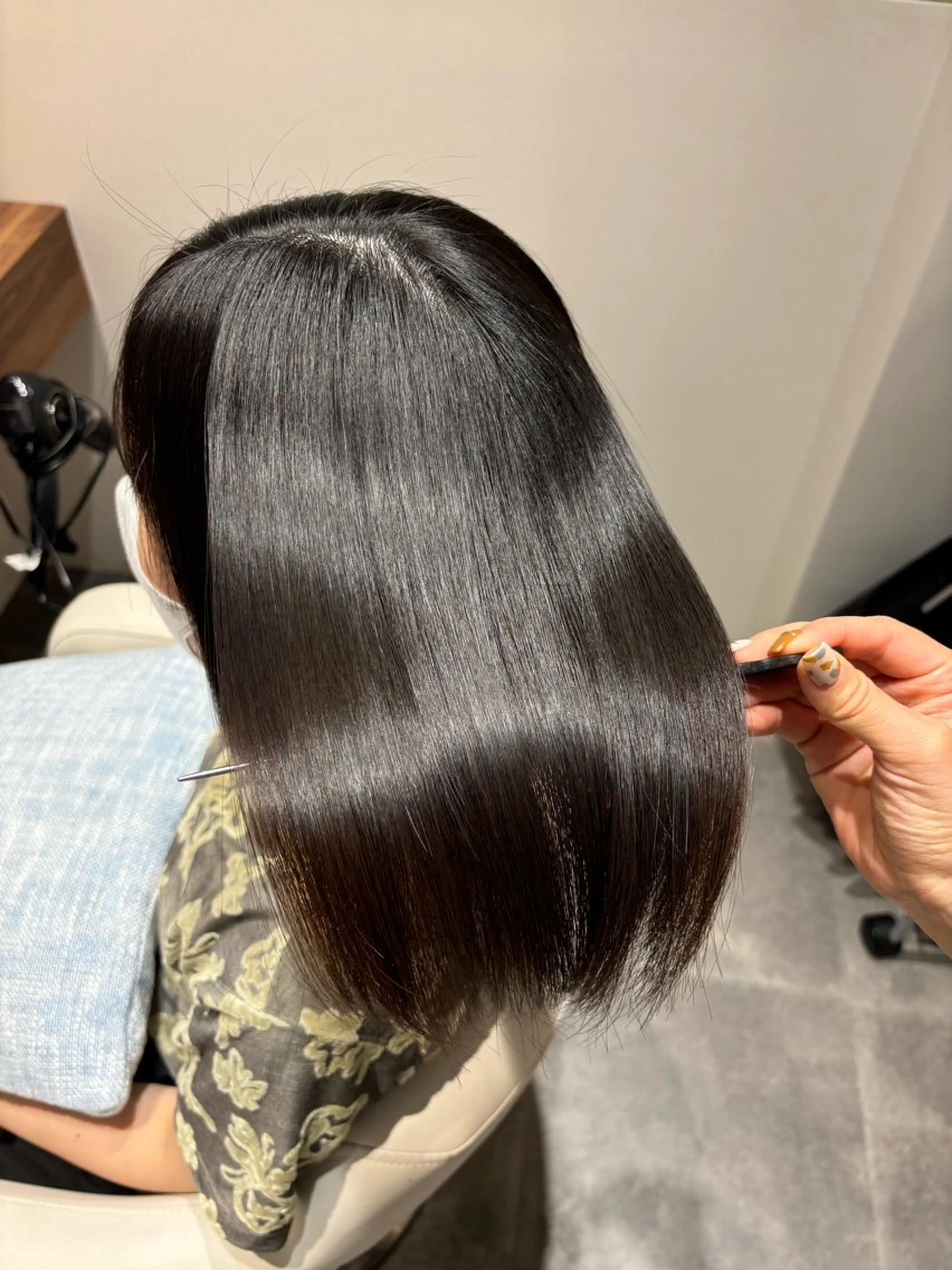 ミディアム ヘアカラー トリートメント 美髪ヘア 🤍erikaのヘアスタイル