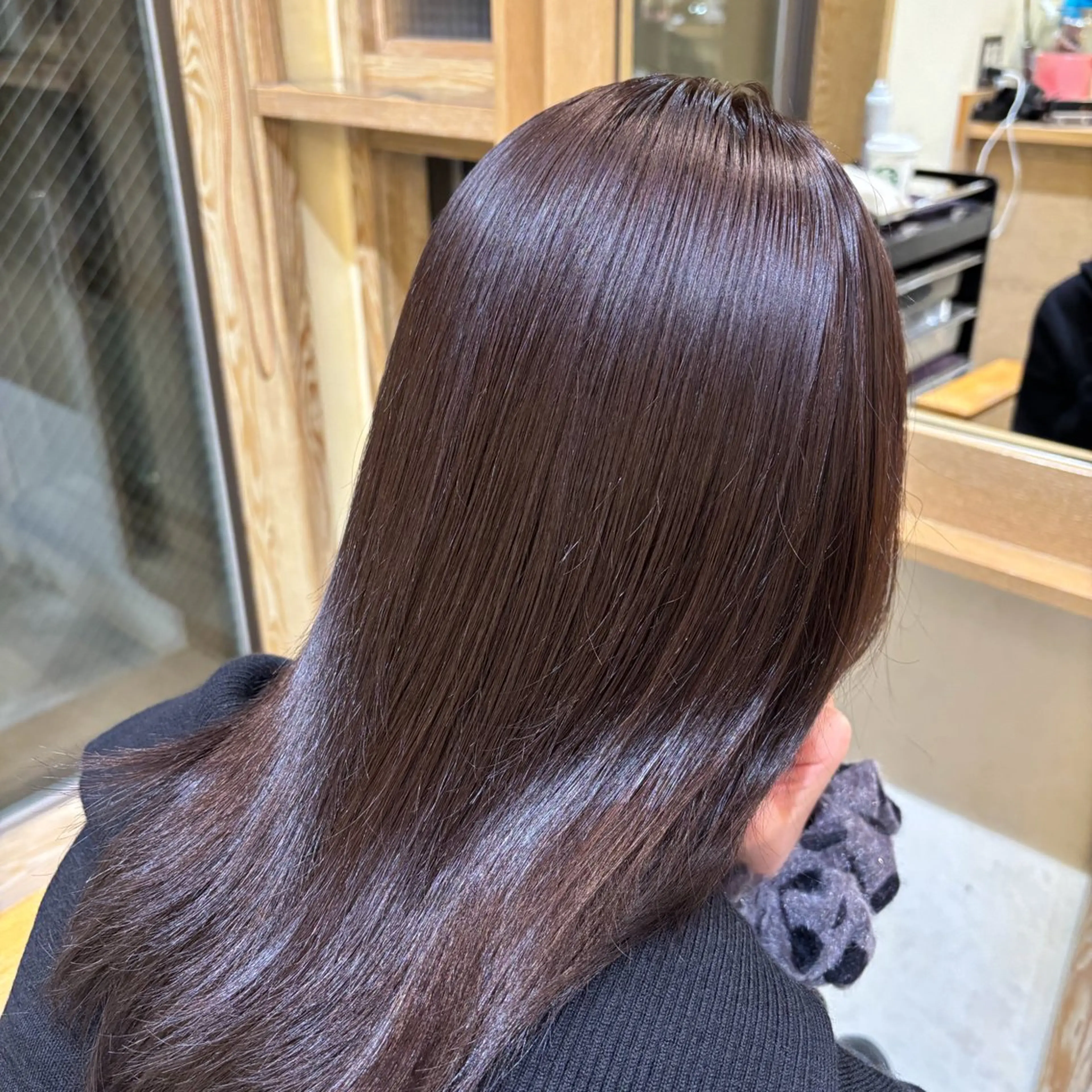 ロング カラー ベージュカラー 暗髪透明感カラー うる艶カラー／綾部のヘアスタイル