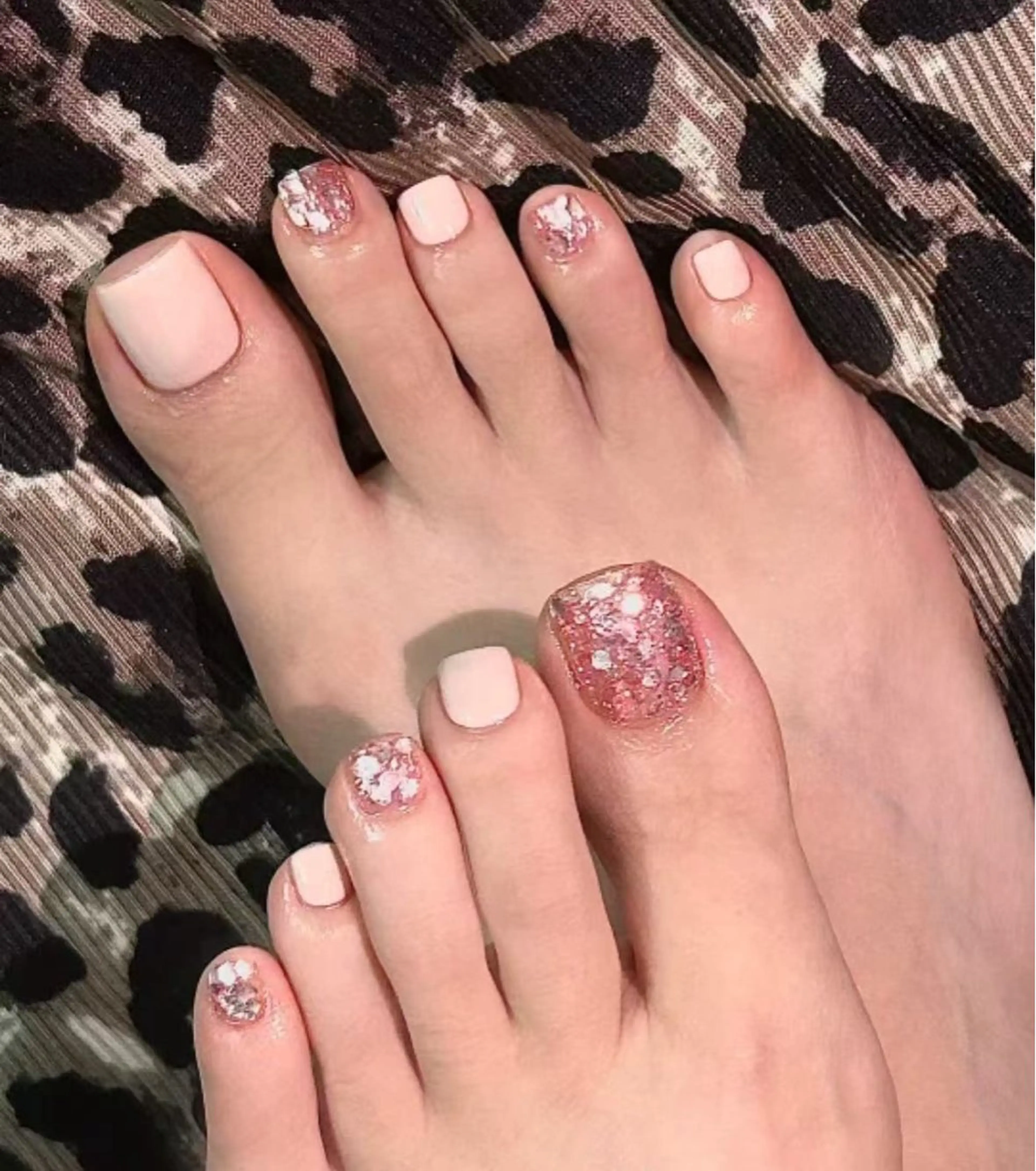 ネイル フットネイル YUMI ニュアンスnailsのネイルデザイン