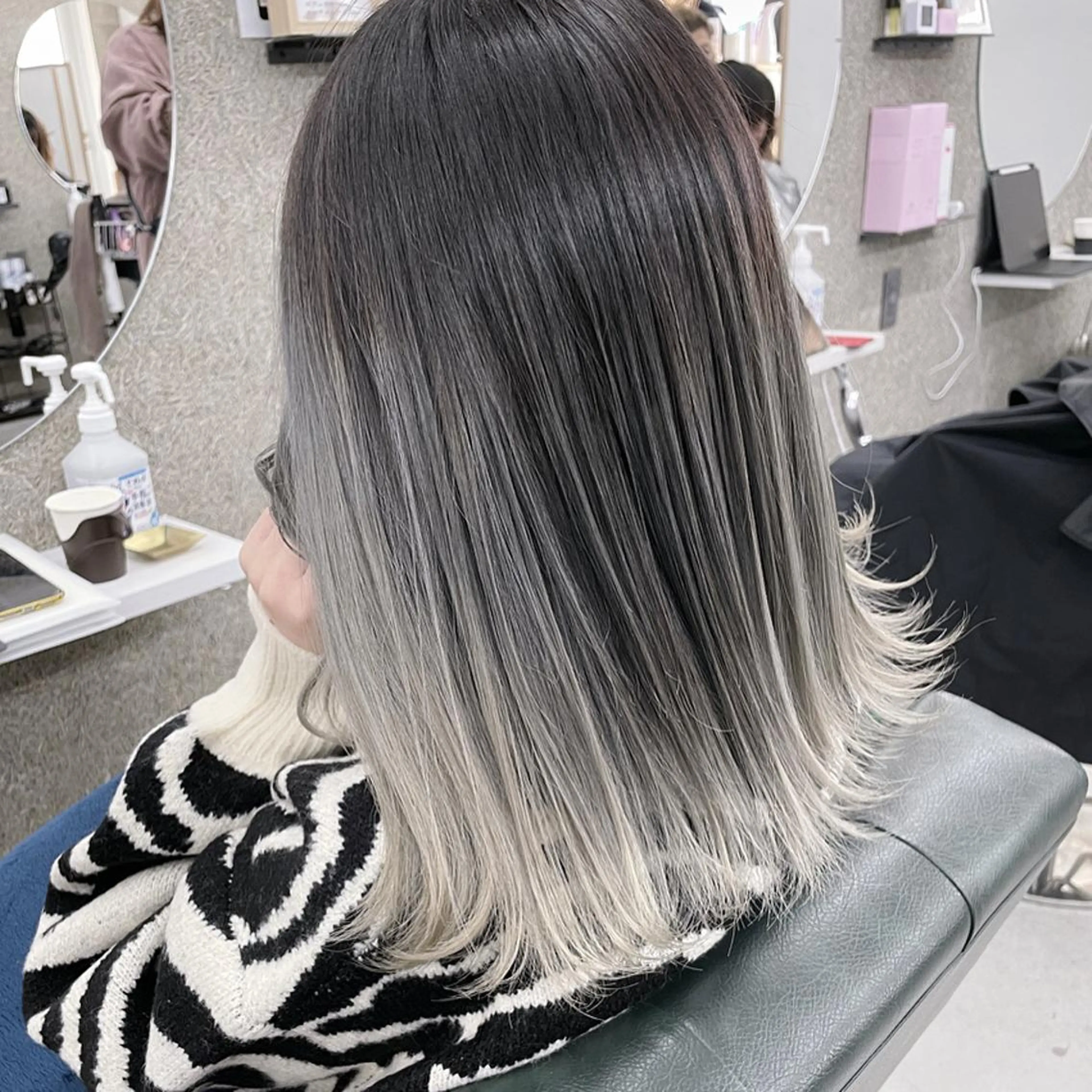 ミディアム カラー ヘアカラー トリートメント Lull1人美容室 バレイヤージュのヘアスタイル