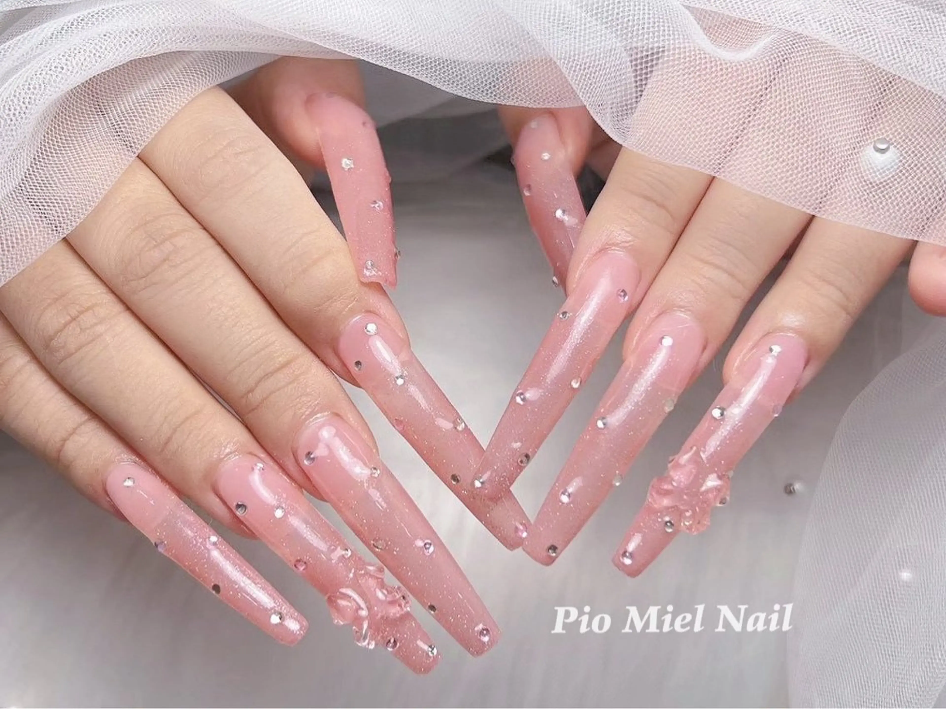 ネイル ハンドネイル HANA 長さだしのネイルデザイン