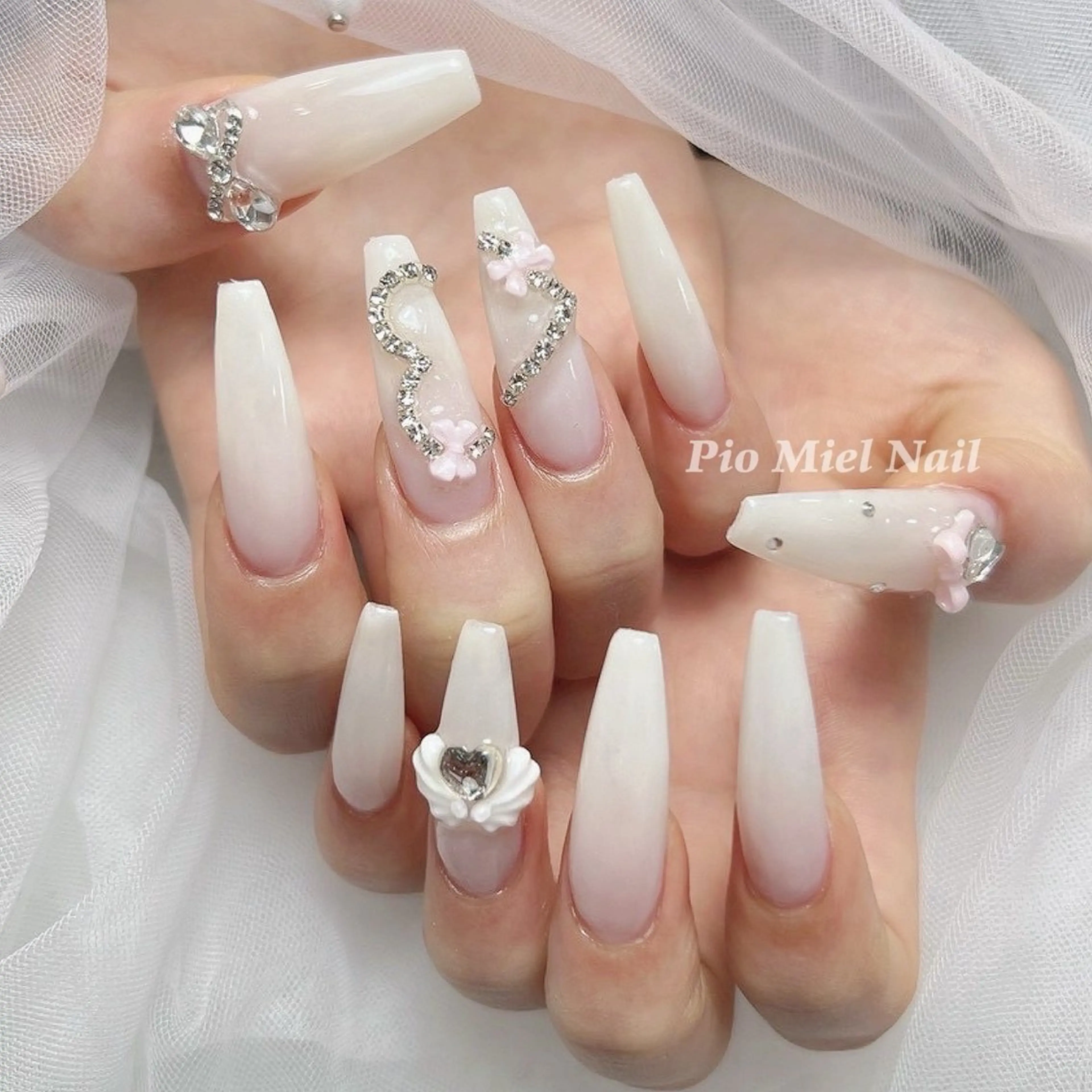 ネイル ハンドネイル HANA 長さだしのネイルデザイン