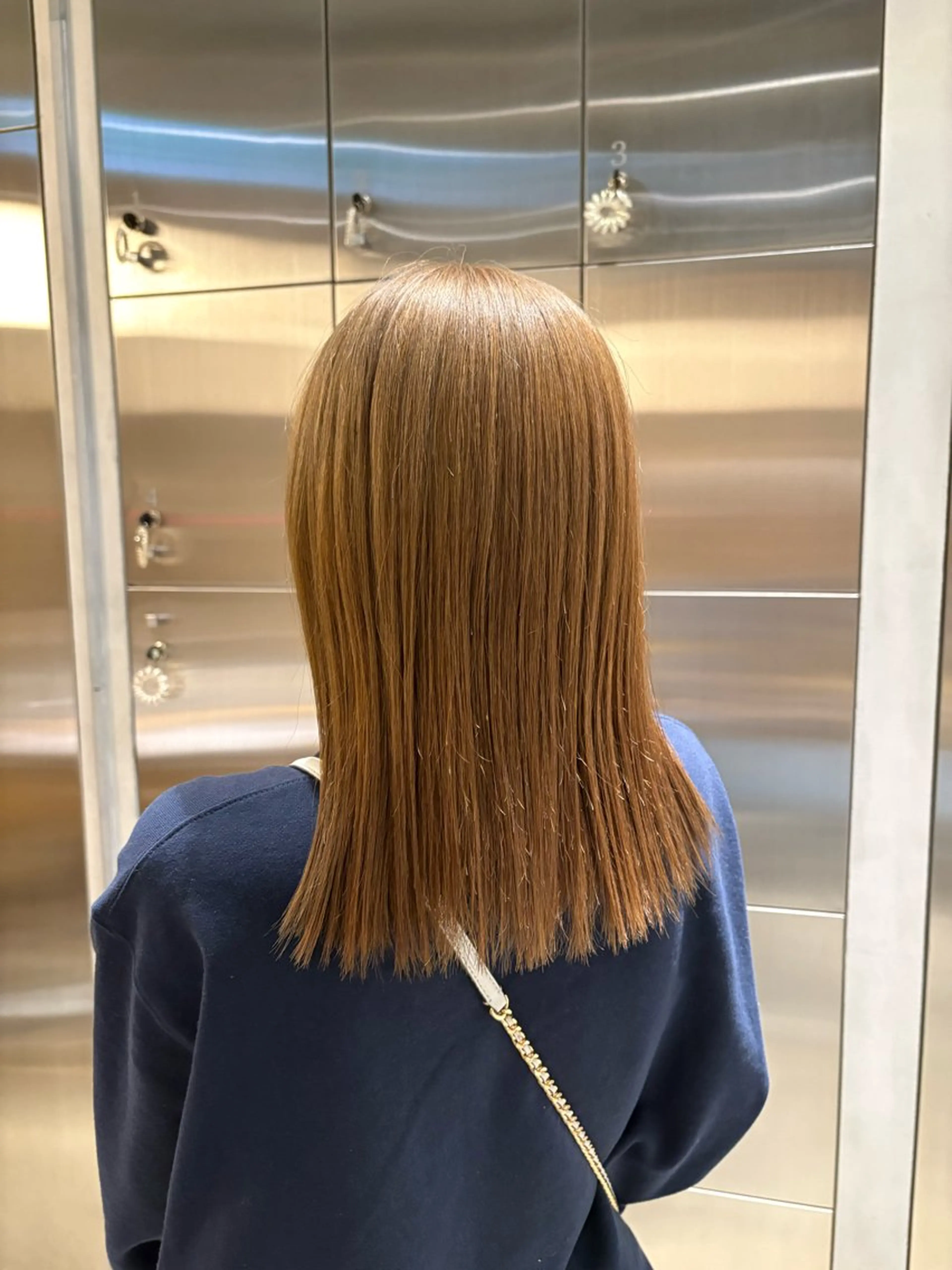 セミロング カラー 樋口 花穂のヘアスタイル