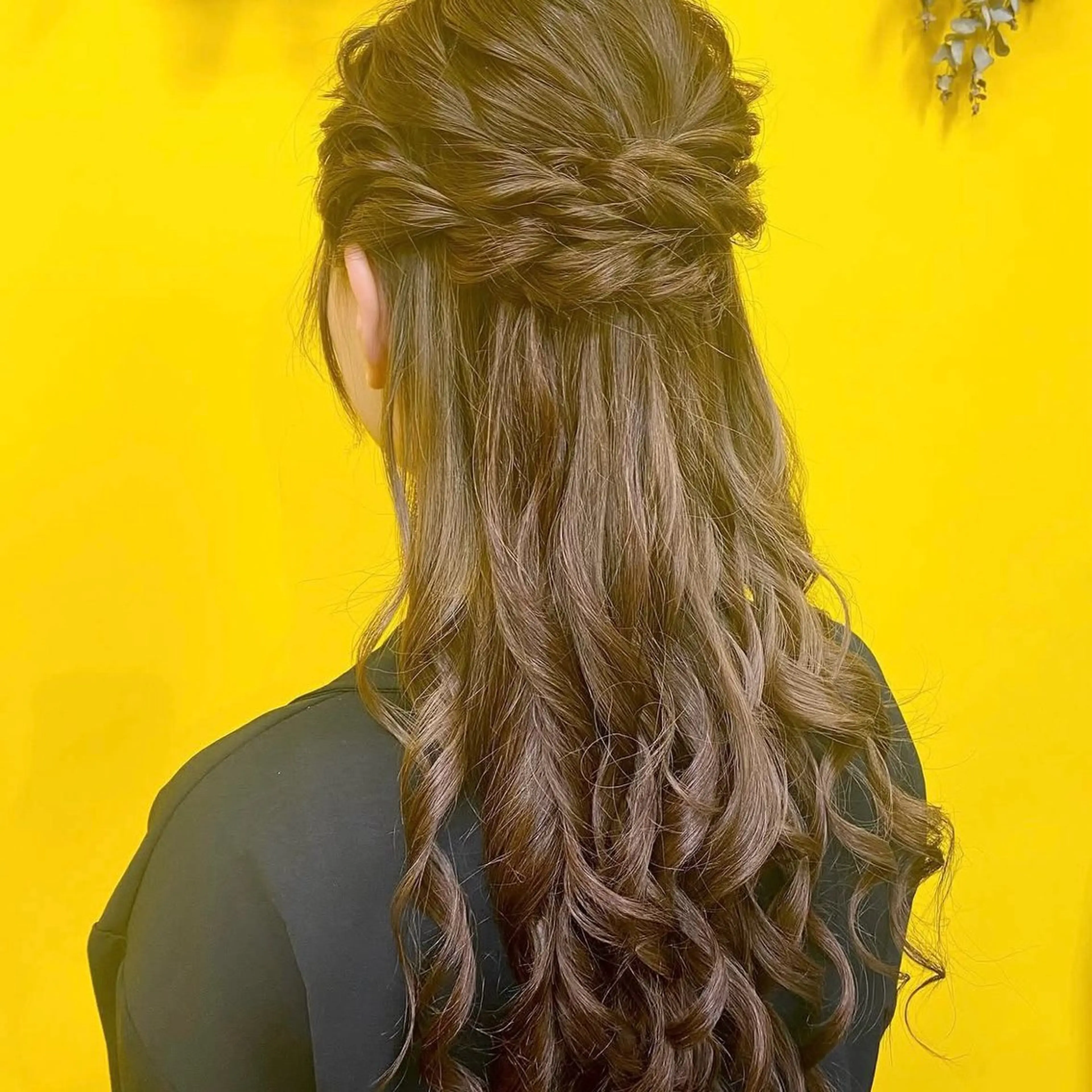 ロング ヘアアレンジ ハーフアップ ヘアセット hair make salon m所属・aira𓂃𓈒𓏸 新宿ヘアセット🪽のヘアスタイル